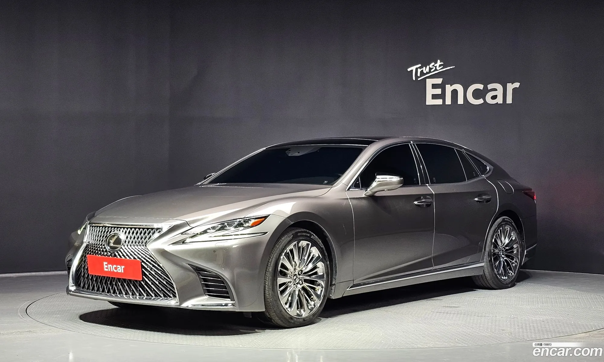 Lexus LS500 2019 — 20