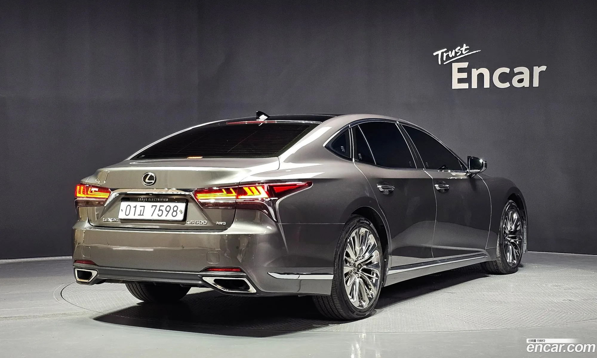 Lexus LS500 2019 — 4