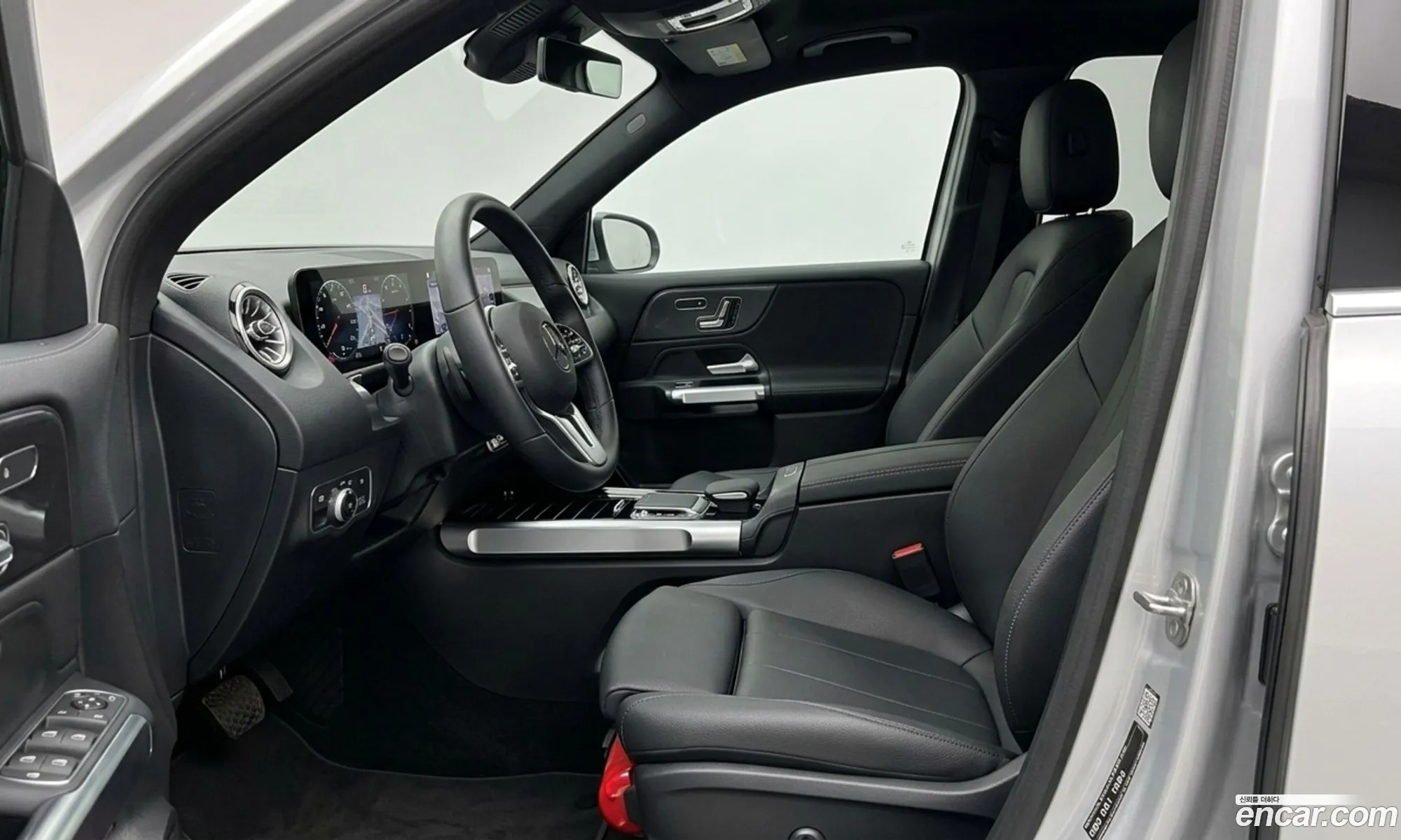 Mercedes-Benz EQB X243 2025 — 10