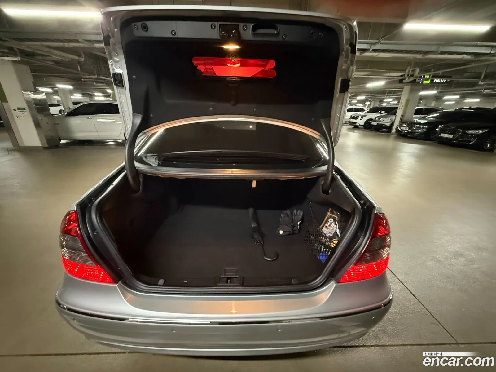Mercedes-Benz E-Class W211 2008 — 10