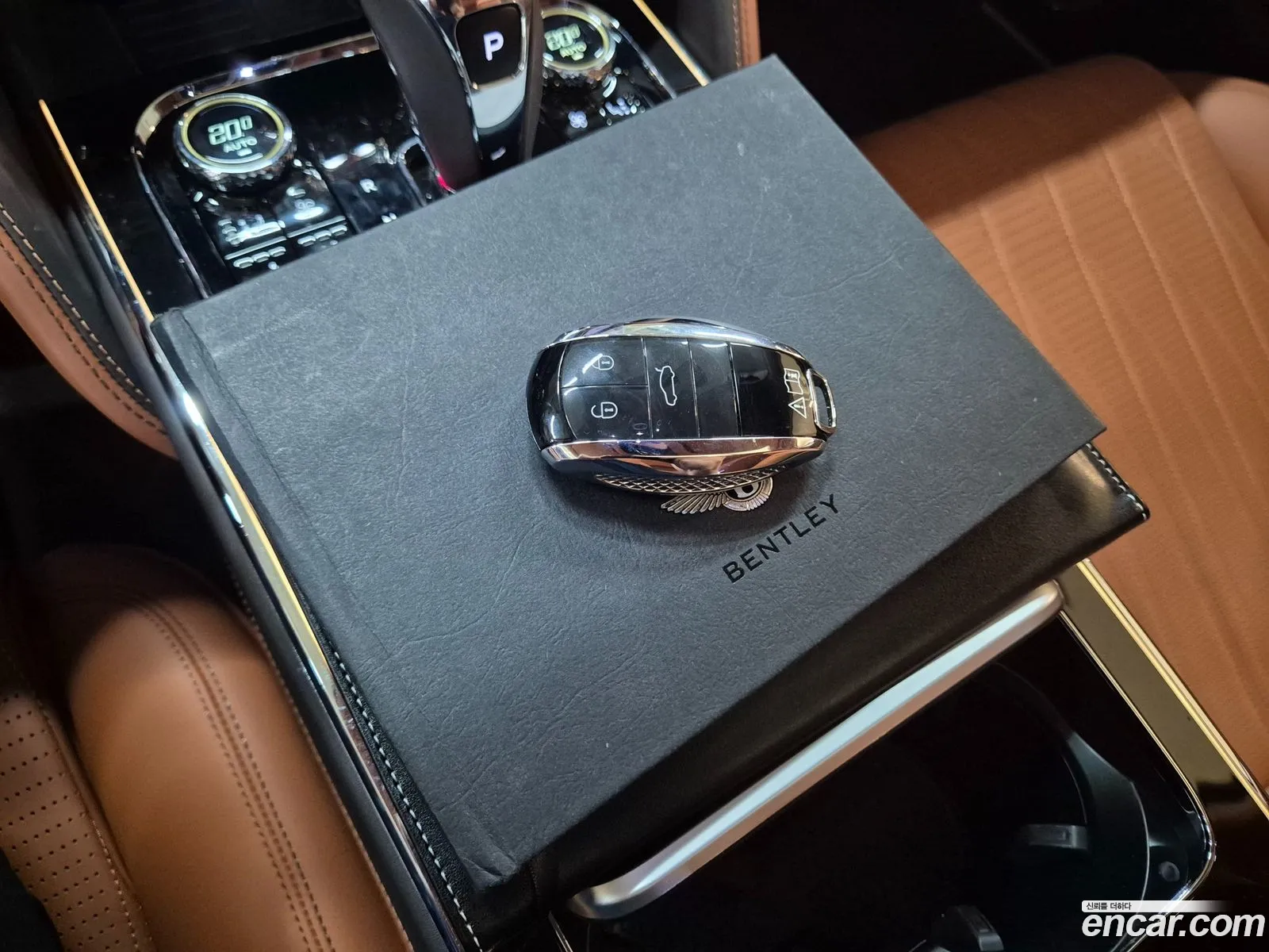 Bentley Flying Spur 2023 — 12