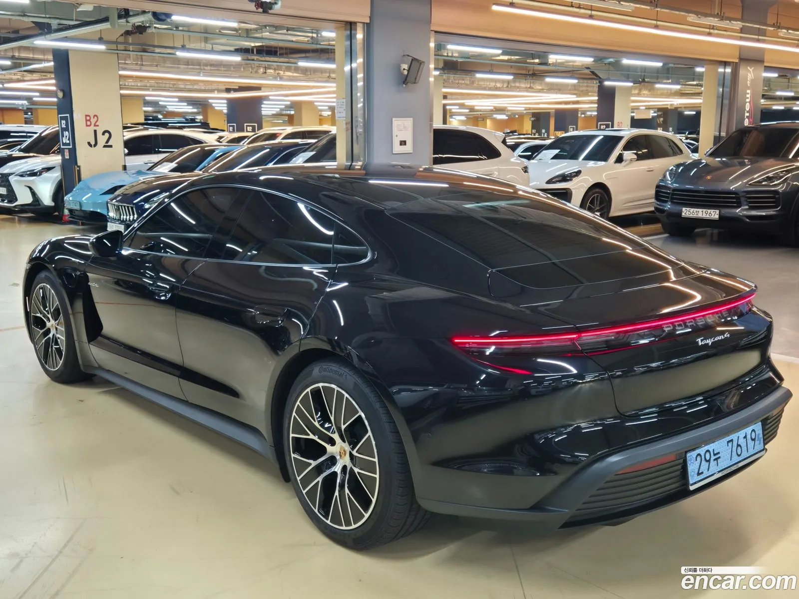 Porsche Taycan 2025 — 4