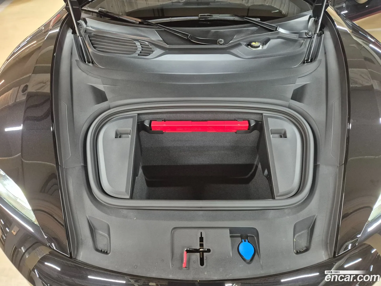 Porsche Taycan 2025 — 2