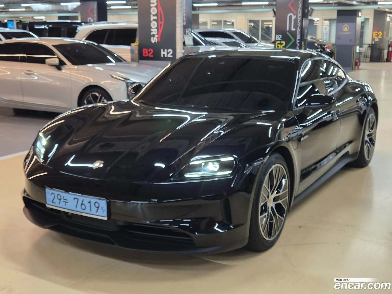 Porsche Taycan 2025 — 14