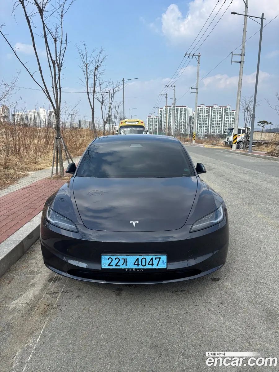Tesla Model 3 2025 — 2