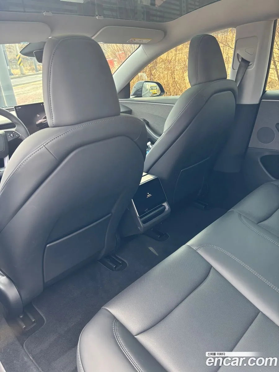 Tesla Model 3 2025 — 9