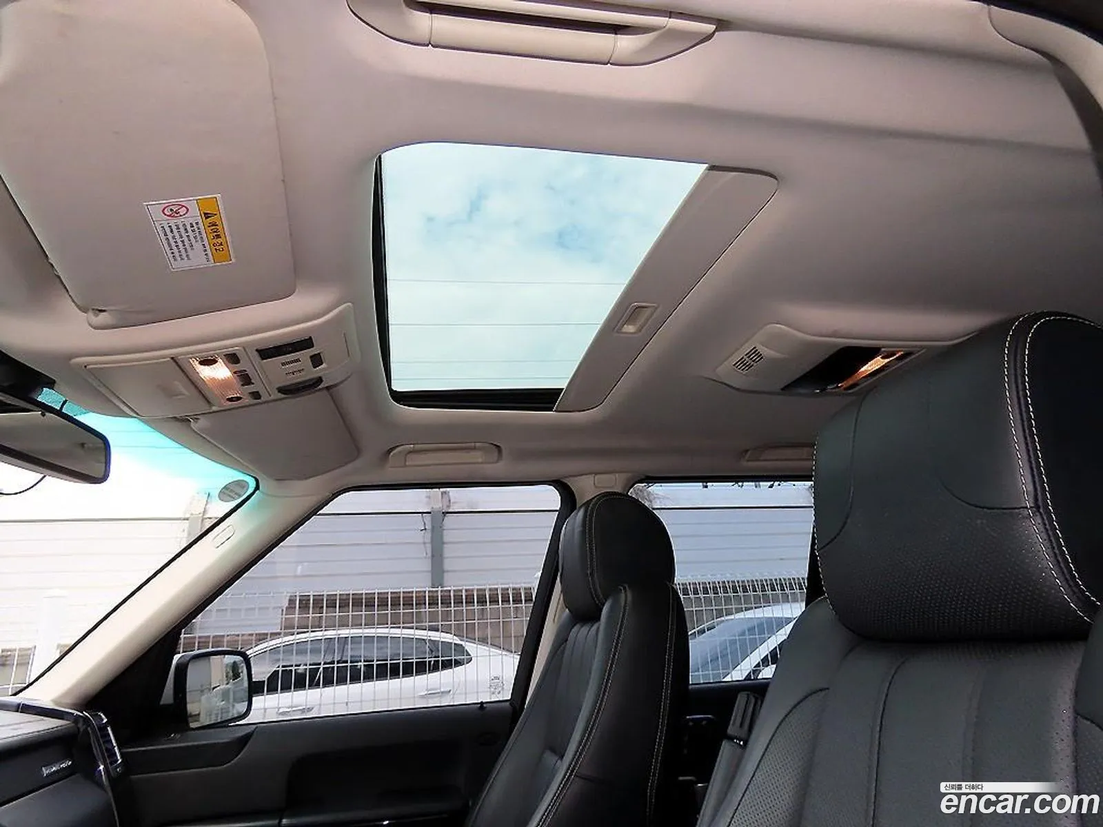 Land Rover Range Rover 2011 — 12