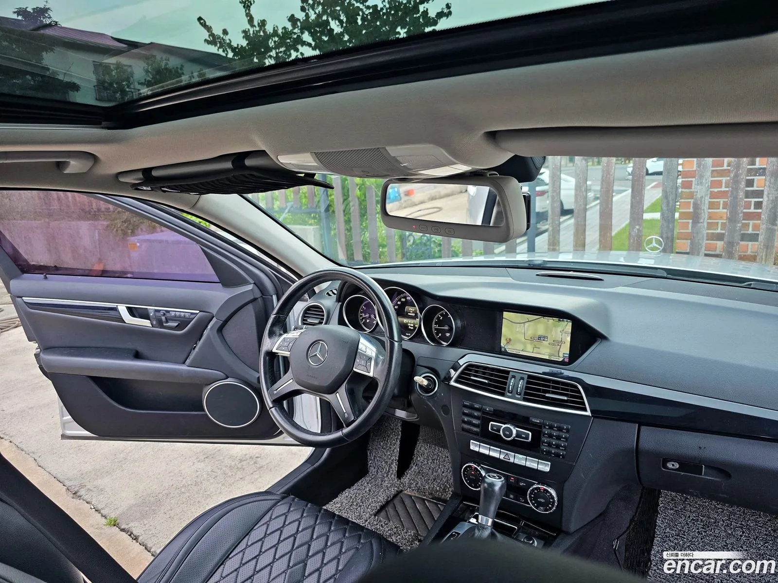 Mercedes-Benz C-Class W204 2013 — 17