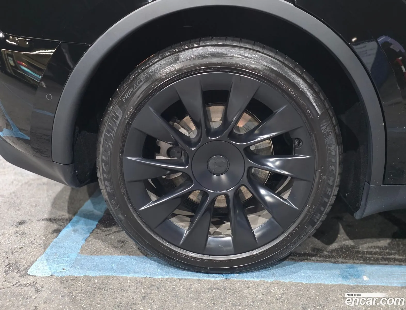 Tesla Model Y 2021 — 11