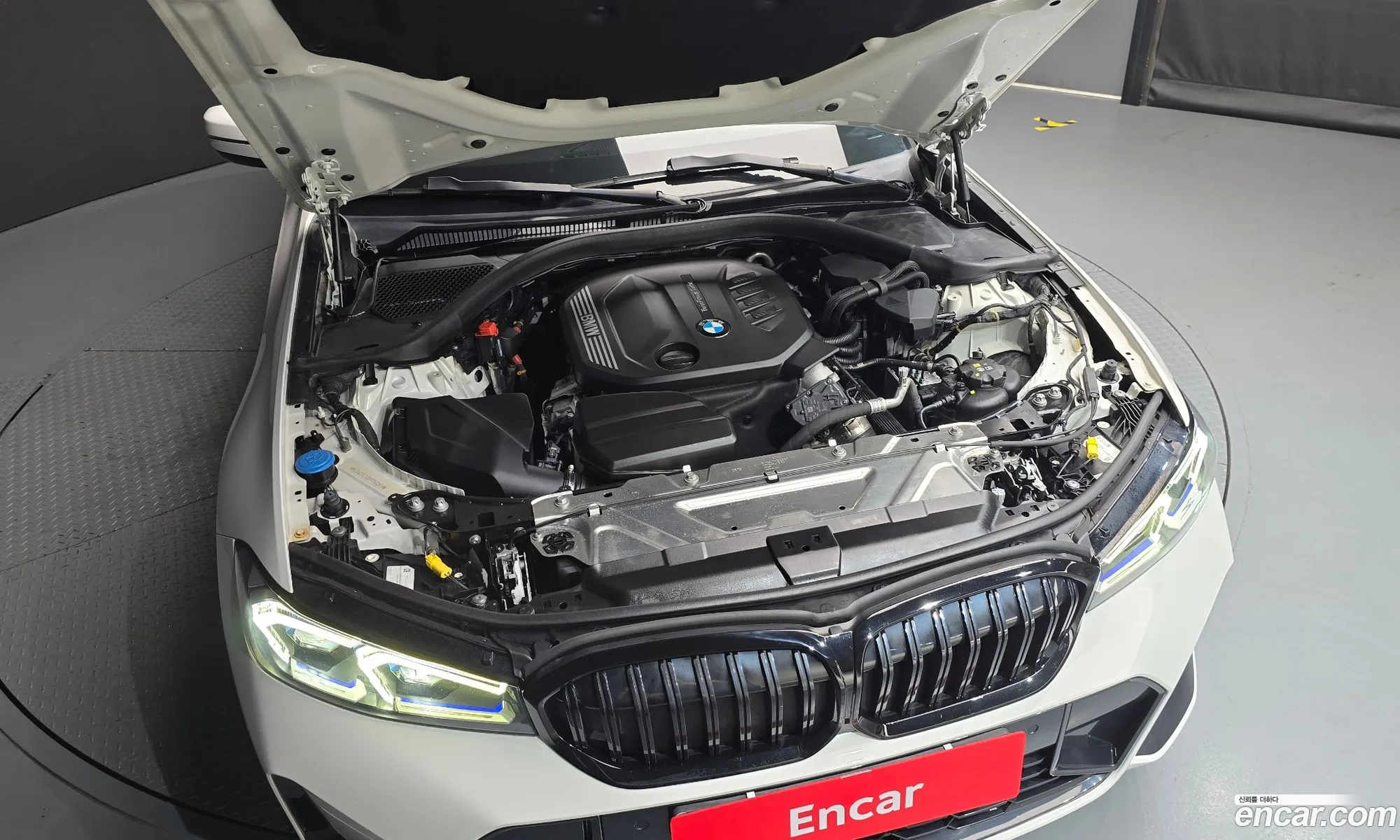 BMW 3 Series 2023 — 9