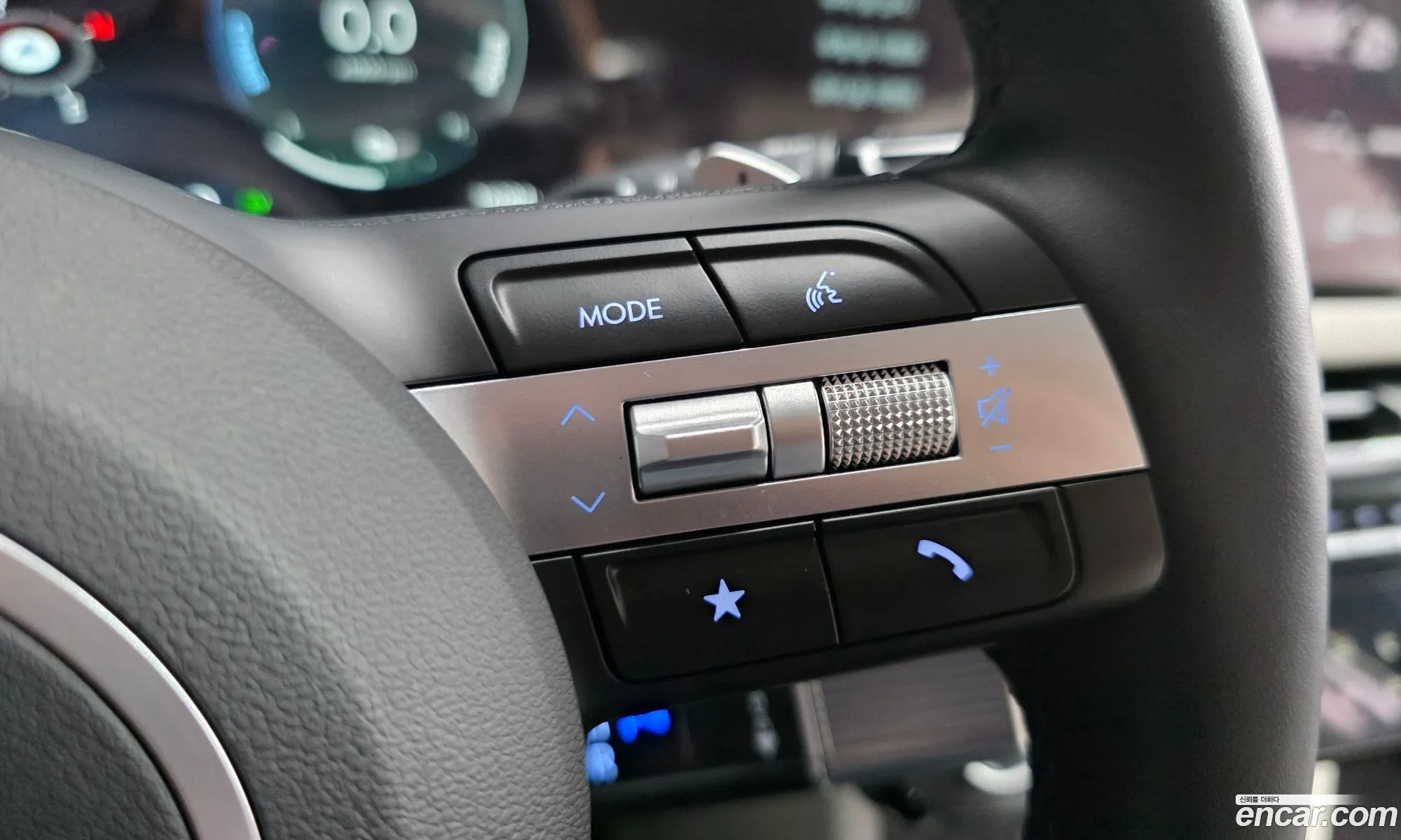 Hyundai Tucson Hybrid 2025 — 17