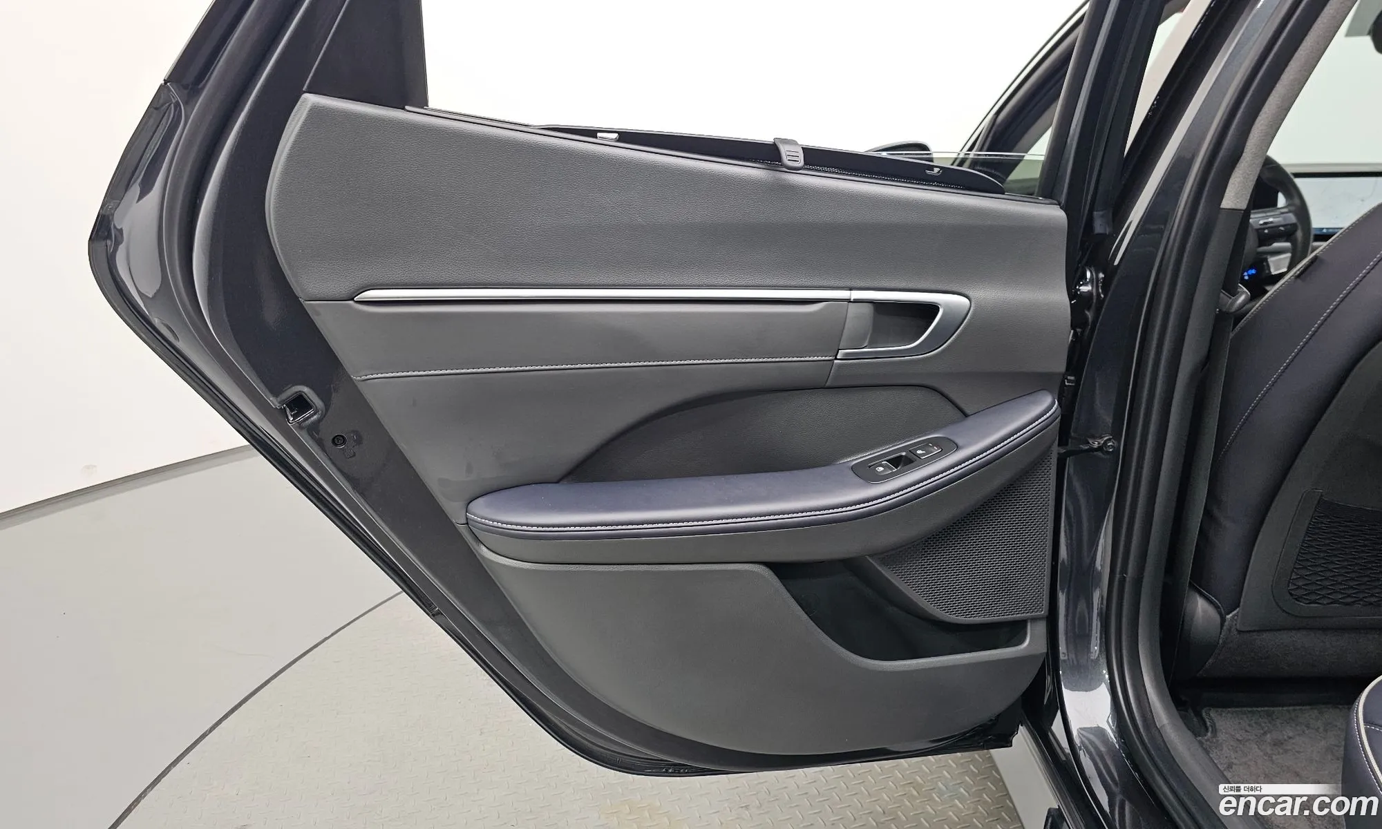 Hyundai Sonata the Edge Hybrid 2023 — 27