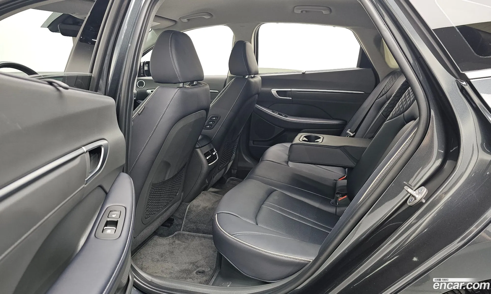 Hyundai Sonata the Edge Hybrid 2023 — 8