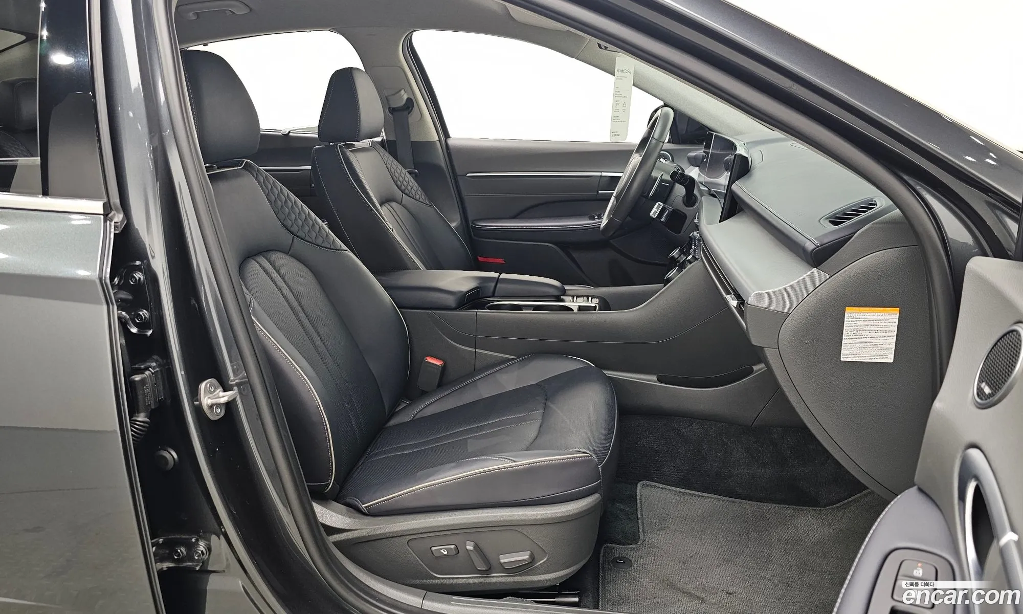 Hyundai Sonata the Edge Hybrid 2023 — 25