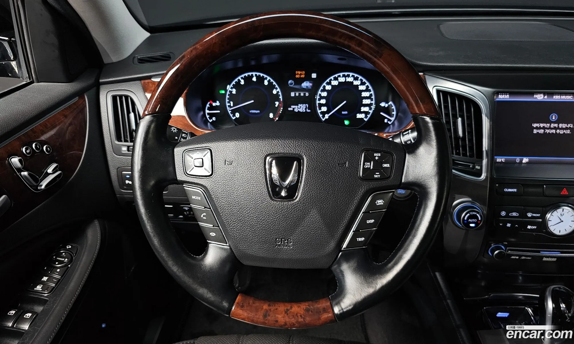 Hyundai Equus 2011 — 13