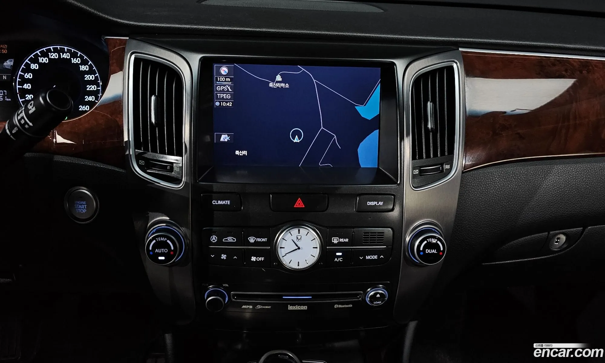 Hyundai Equus 2011 — 16