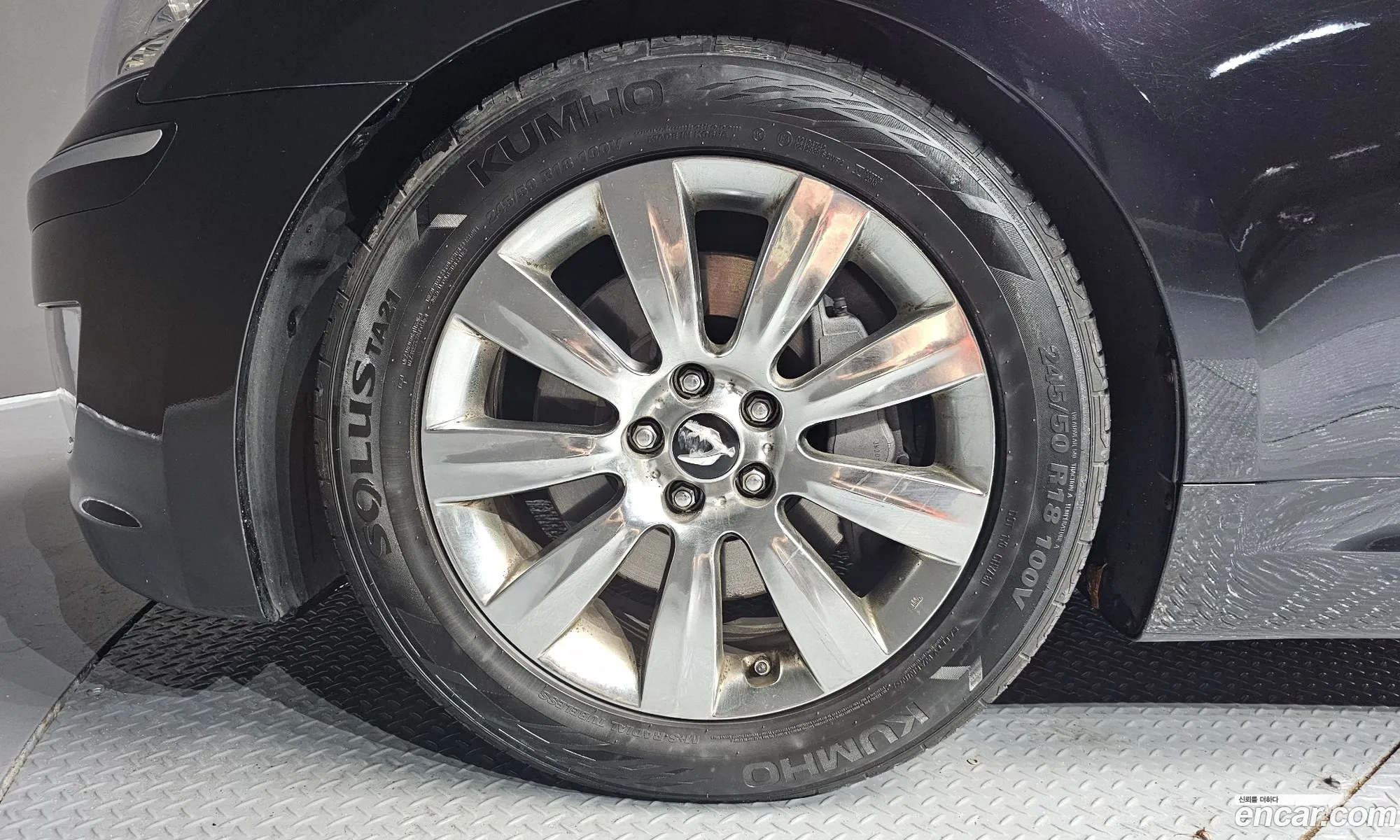 Hyundai Equus 2011 — 17