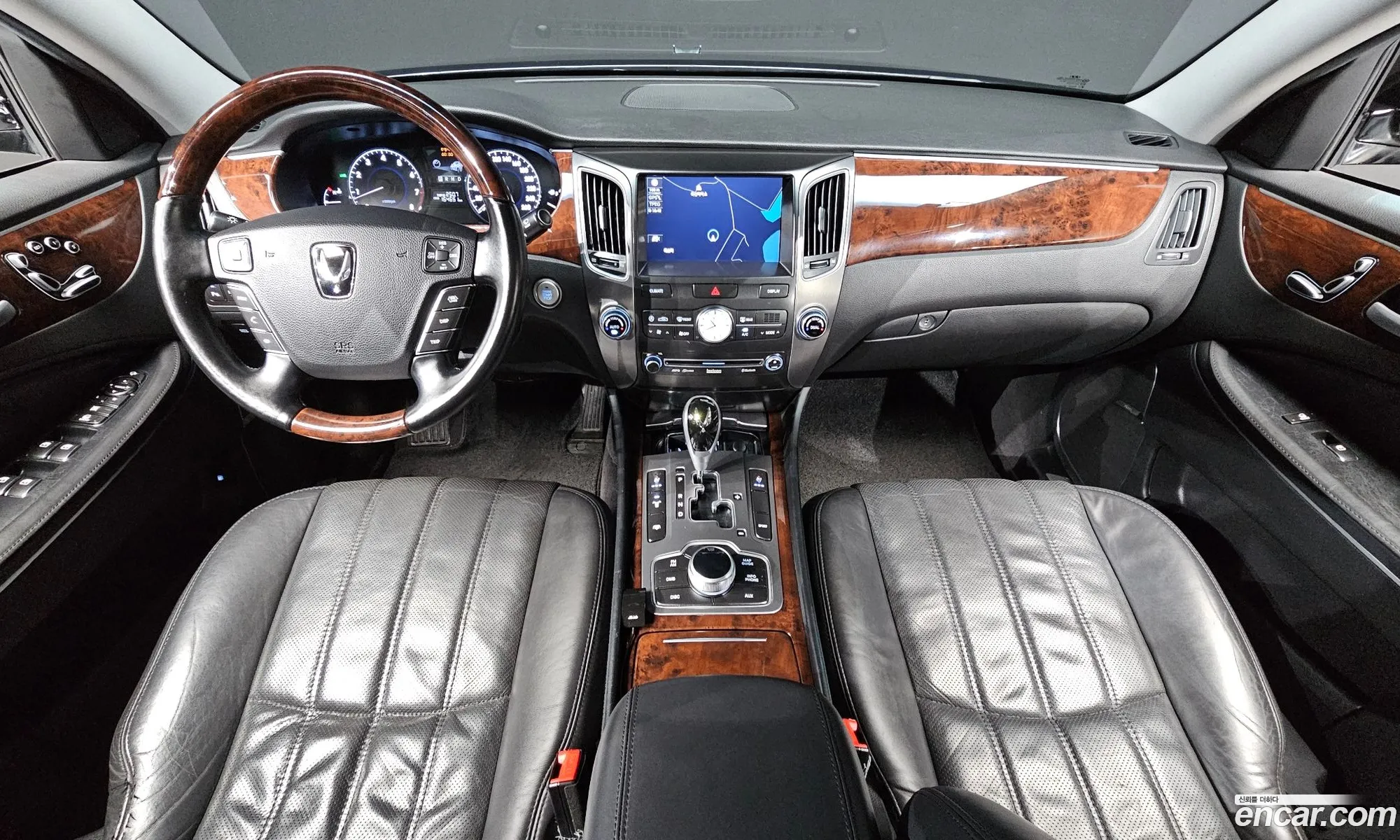 Hyundai Equus 2011 — 18