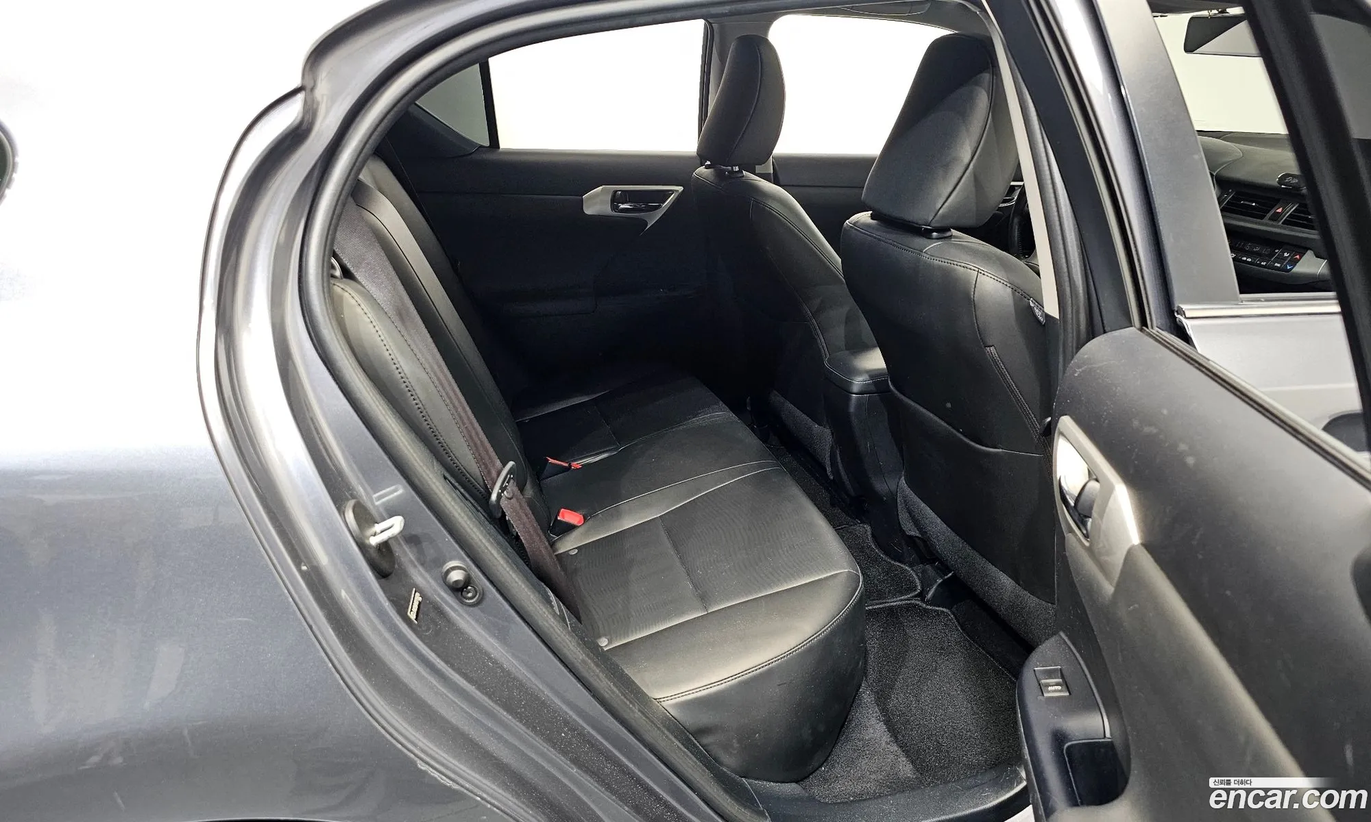 Lexus CT200h 2013 JTHKD5BH9D2155216 — 7
