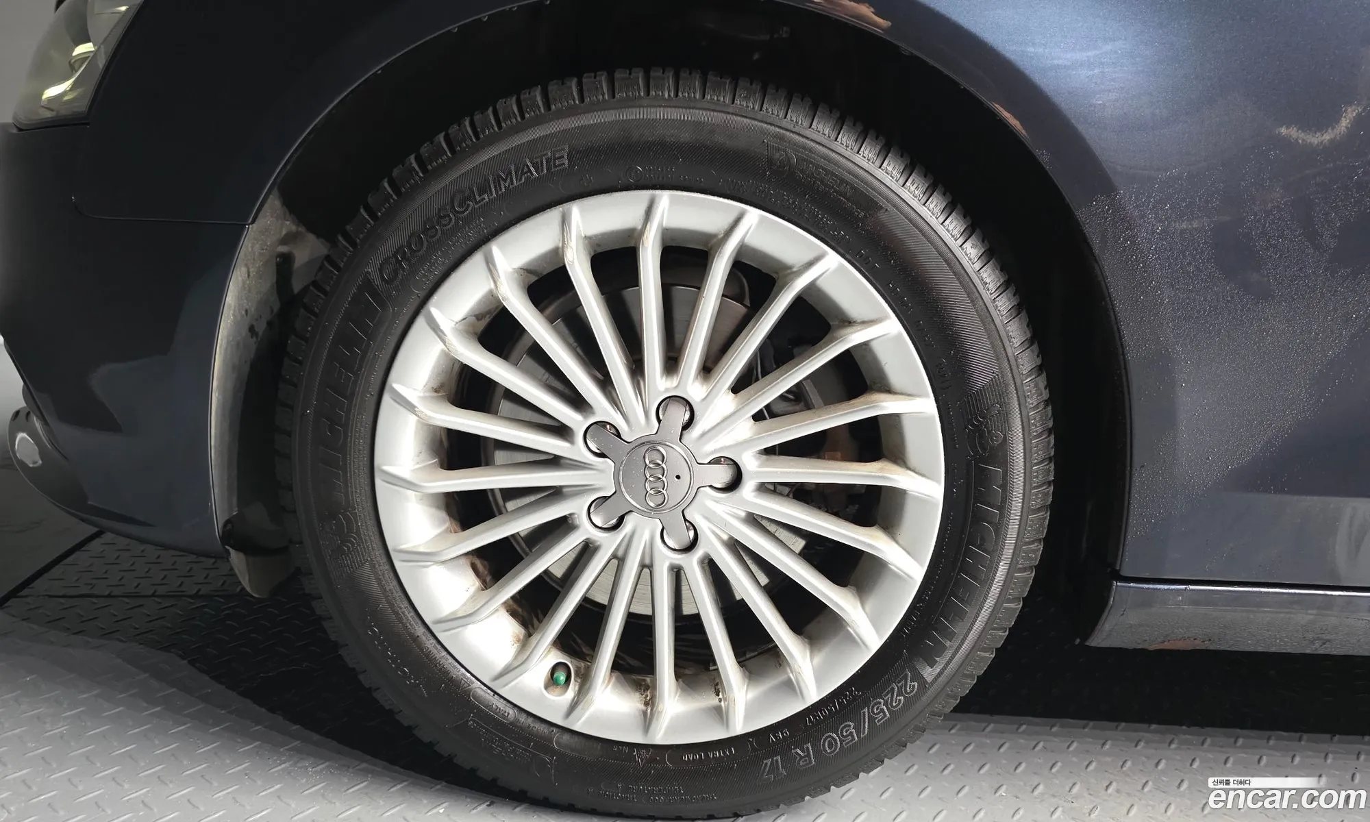 Audi A4 2012 WAUZZZ8K5DA071019 — 2