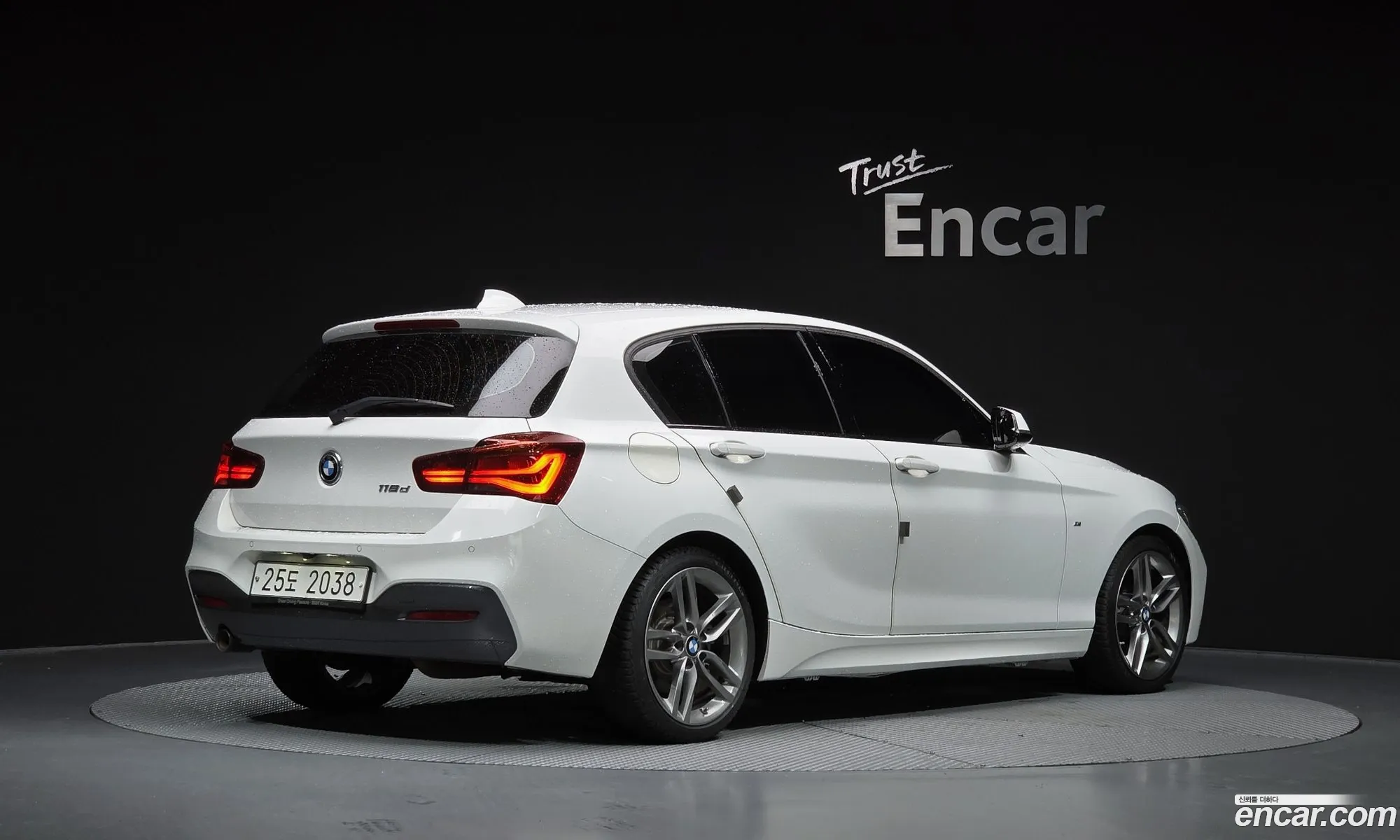 BMW 1 Series 2017 WBA1S5103J5K35097 — 2