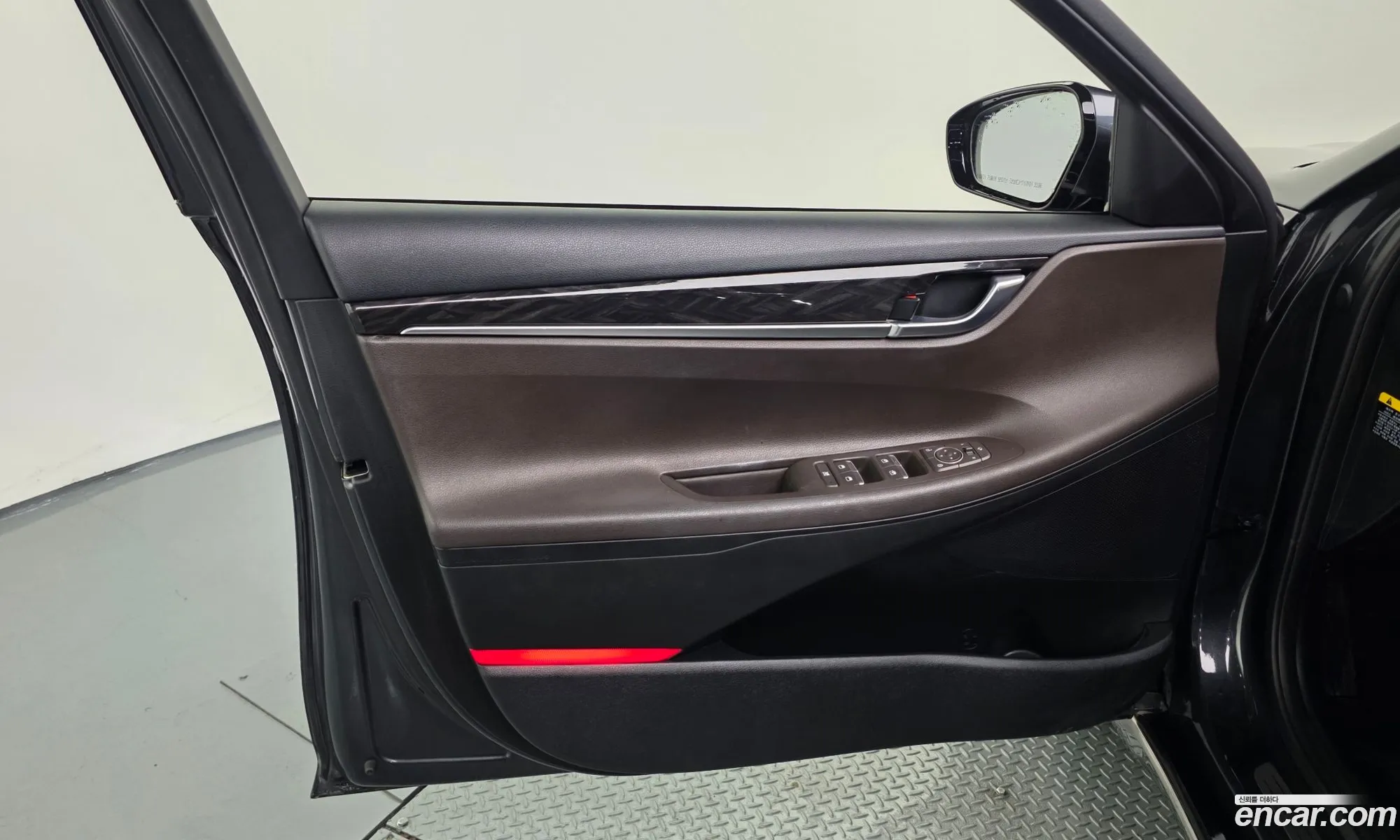 Hyundai Grandeur IG 2018 — 32