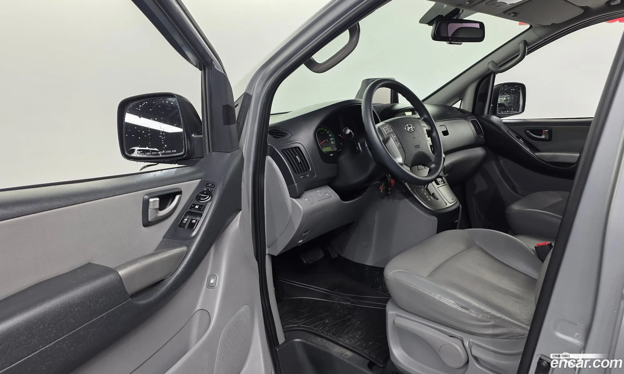 Hyundai Grand Starex 2014 — 19