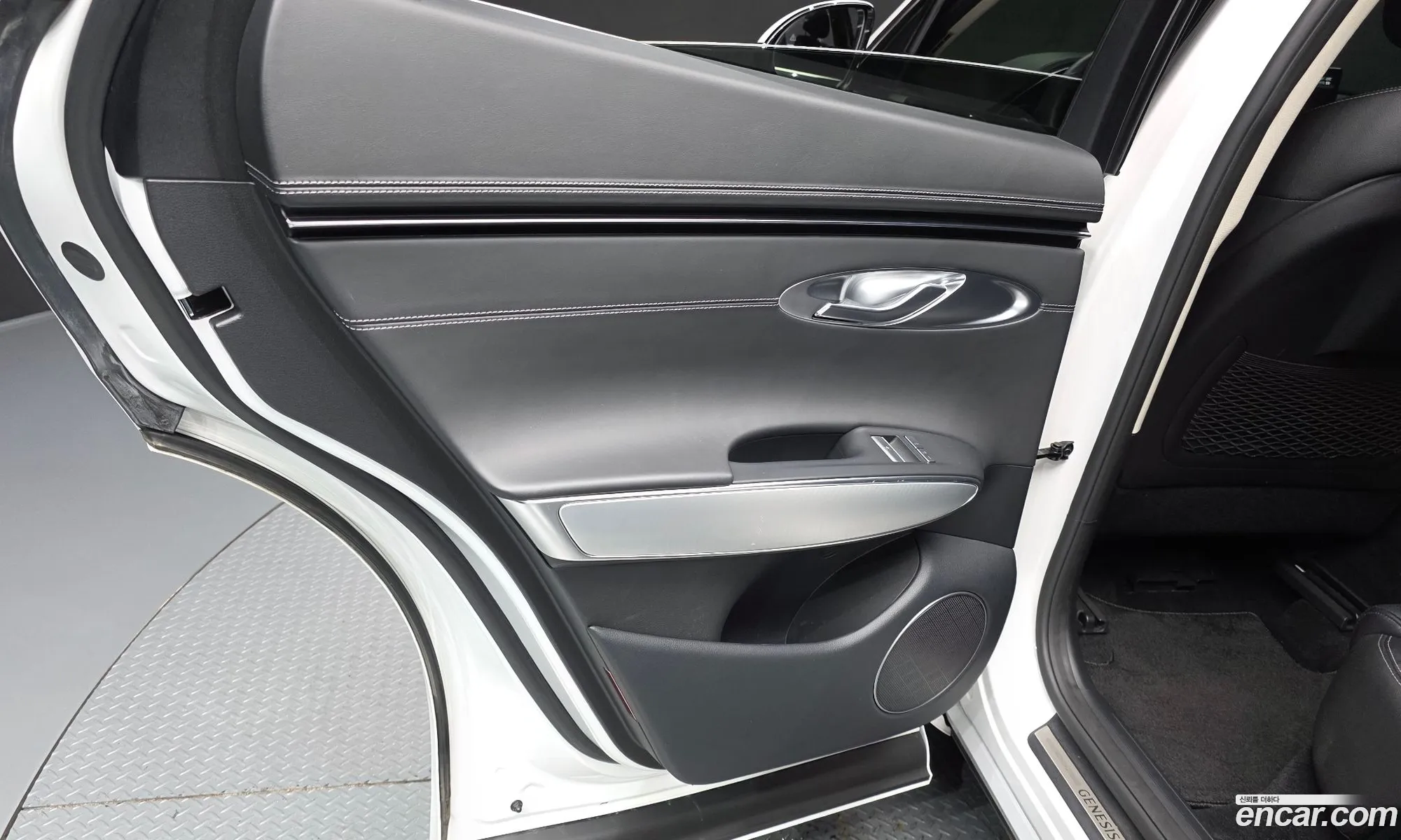 Genesis GV70 2022 — 16