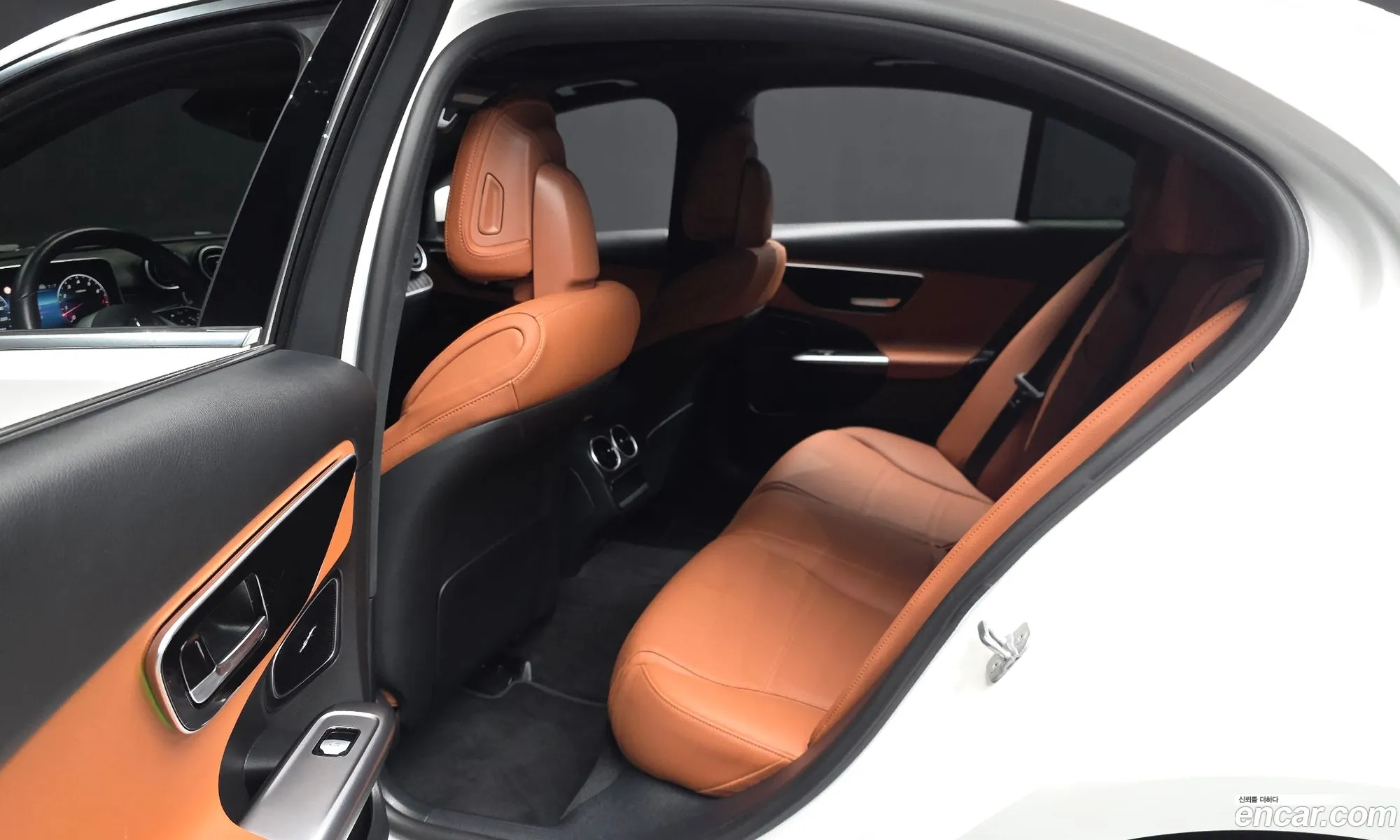 Mercedes-Benz C-Class W206 2023 — 10