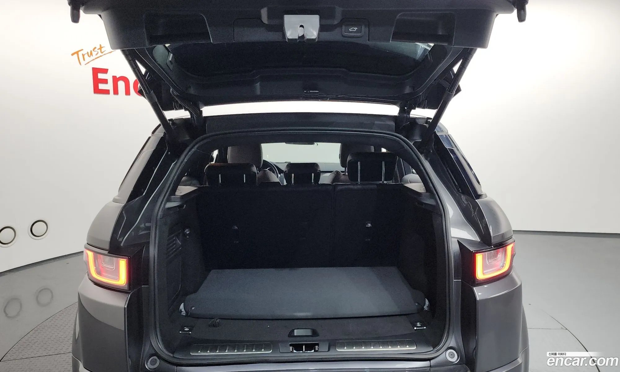 Land Rover Range Rover Evoque 2018 SALVA2BN2JH321069 — 9
