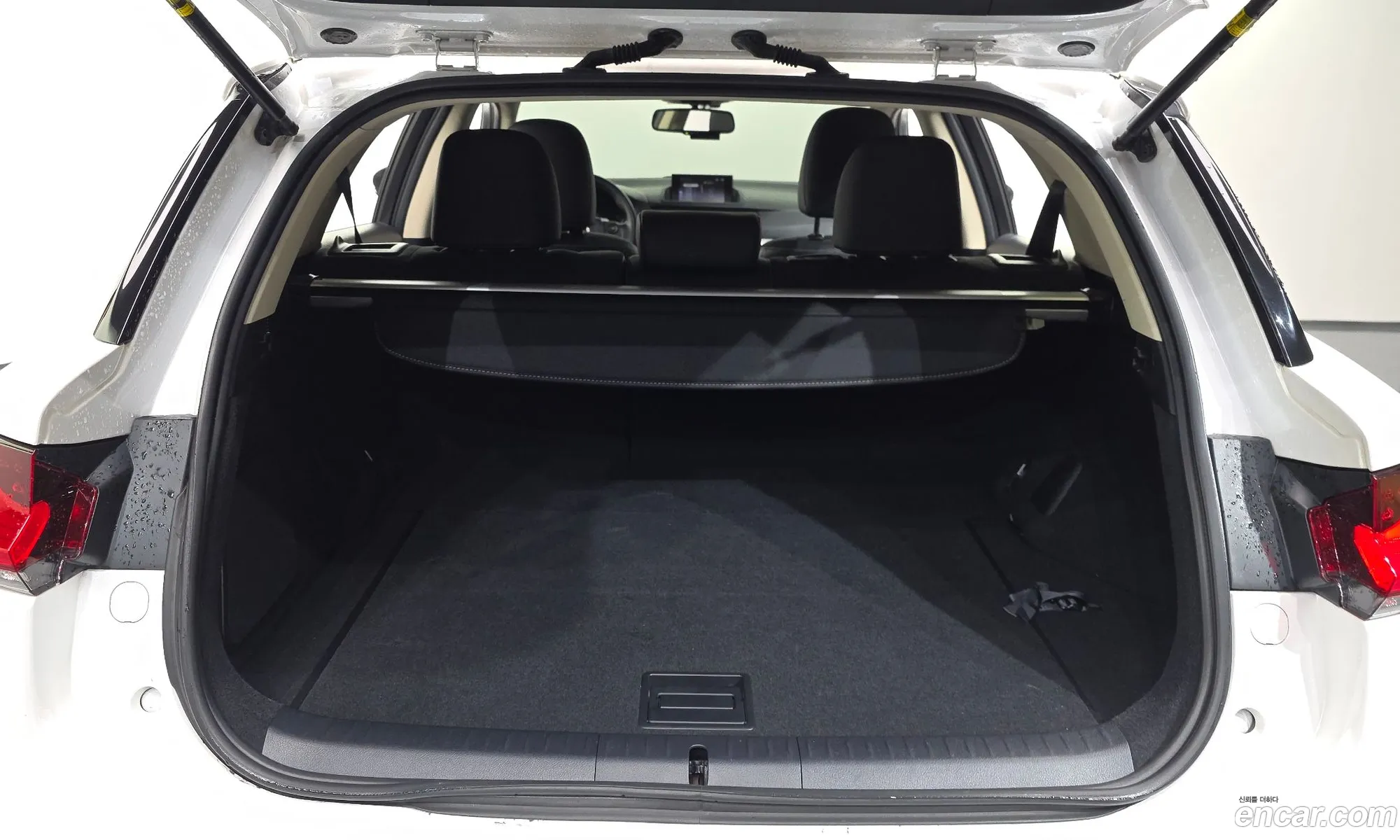 Lexus CT200h 2017 JTHKD5BH1J2314497 — 14