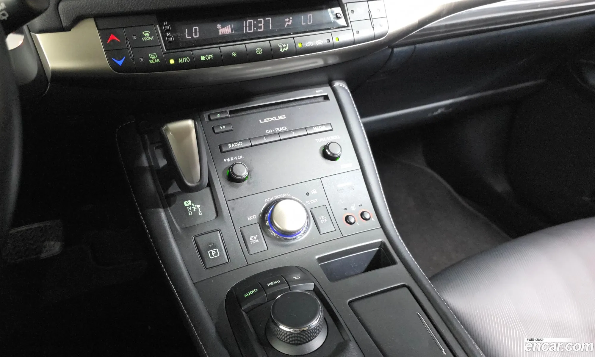 Lexus CT200h 2017 JTHKD5BH1J2314497 — 16