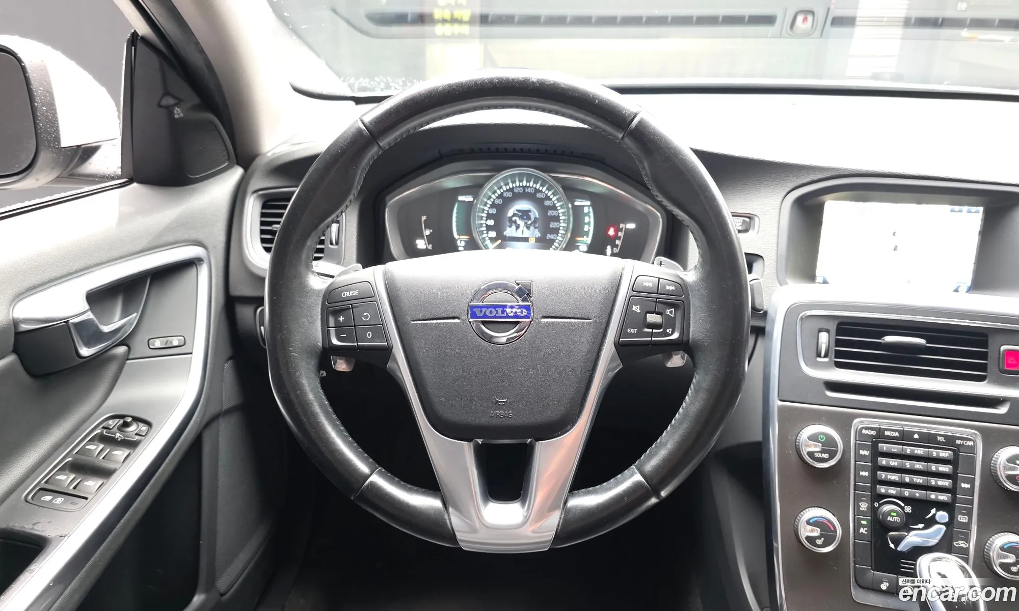 Volvo S60 2015 YV1FS84BBF2354944 — 15