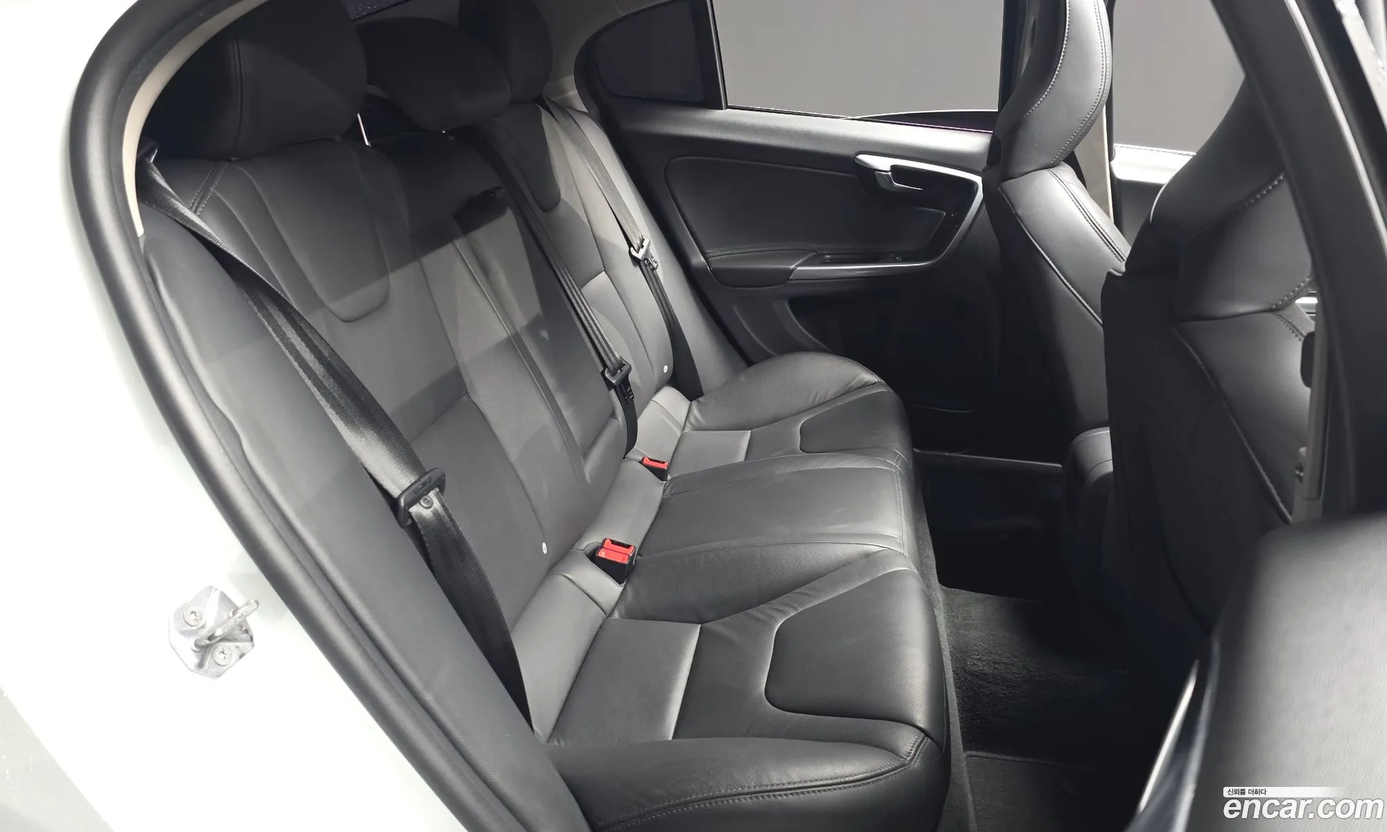 Volvo S60 2015 YV1FS84BBF2354944 — 8