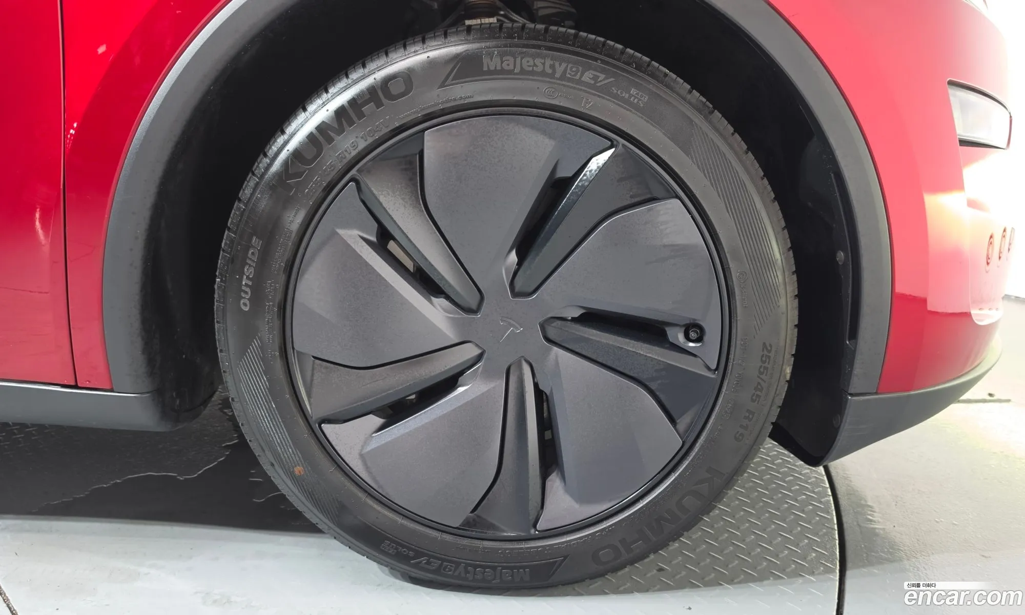 Tesla Model Y 2025 LRWYGCEK4SC202168 — 19