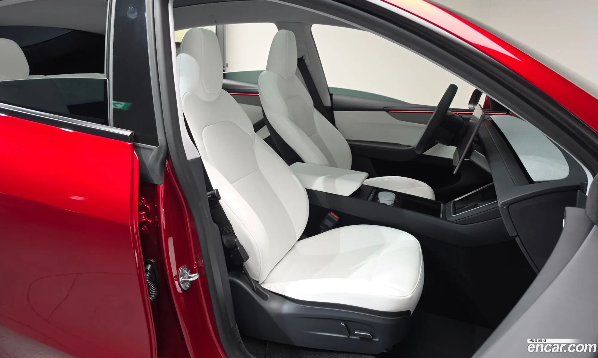 Tesla Model Y 2025 LRWYGCEK4SC202168 — 31