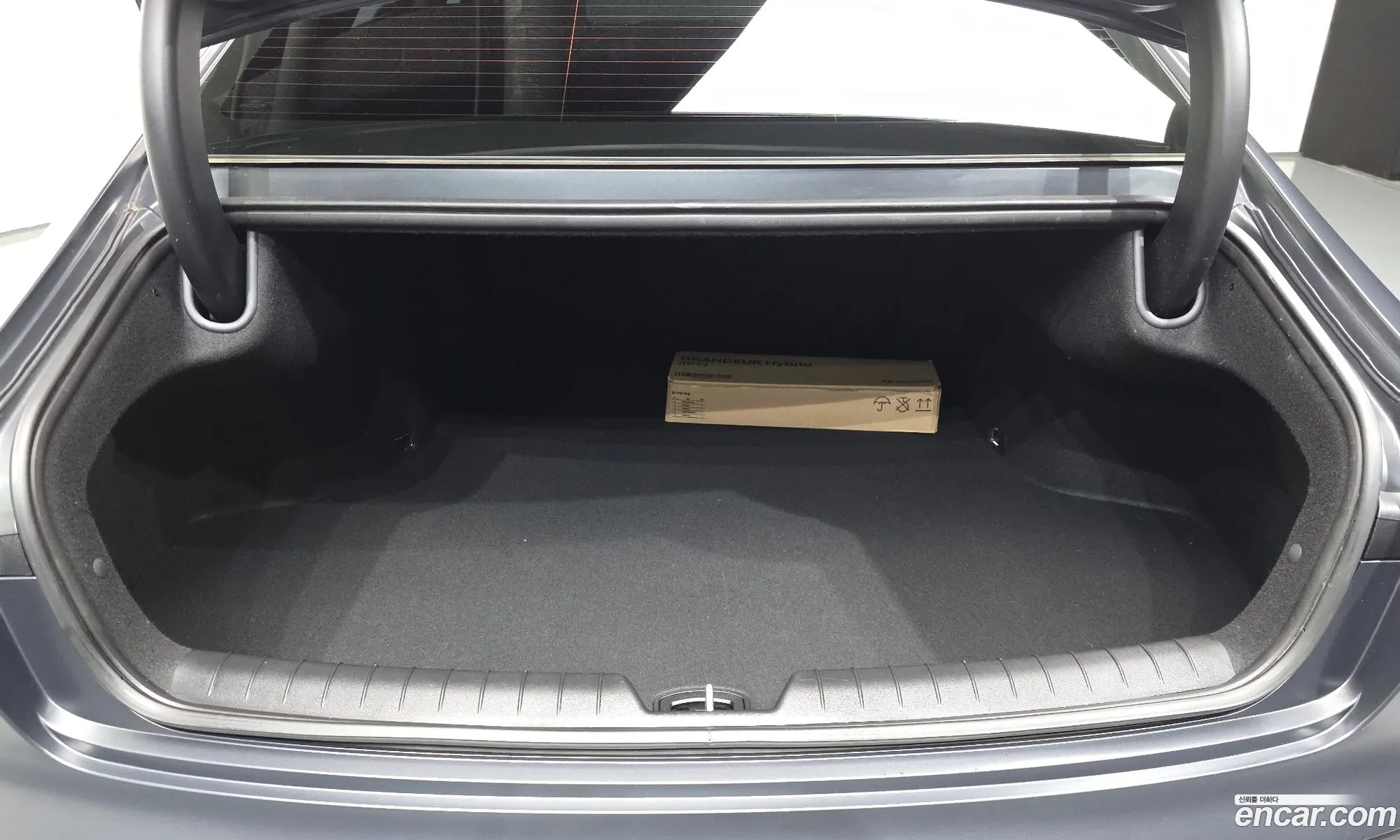 Hyundai Grandeur Hybrid 2023 — 13