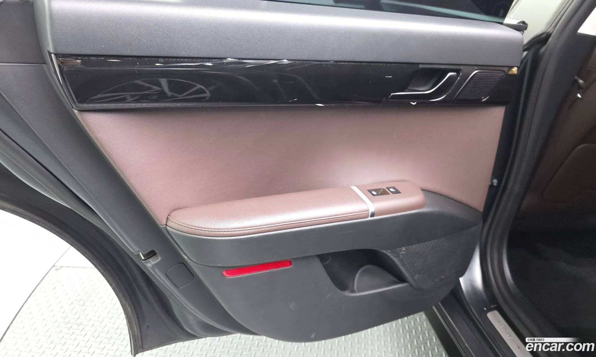 Hyundai Grandeur Hybrid 2023 — 17