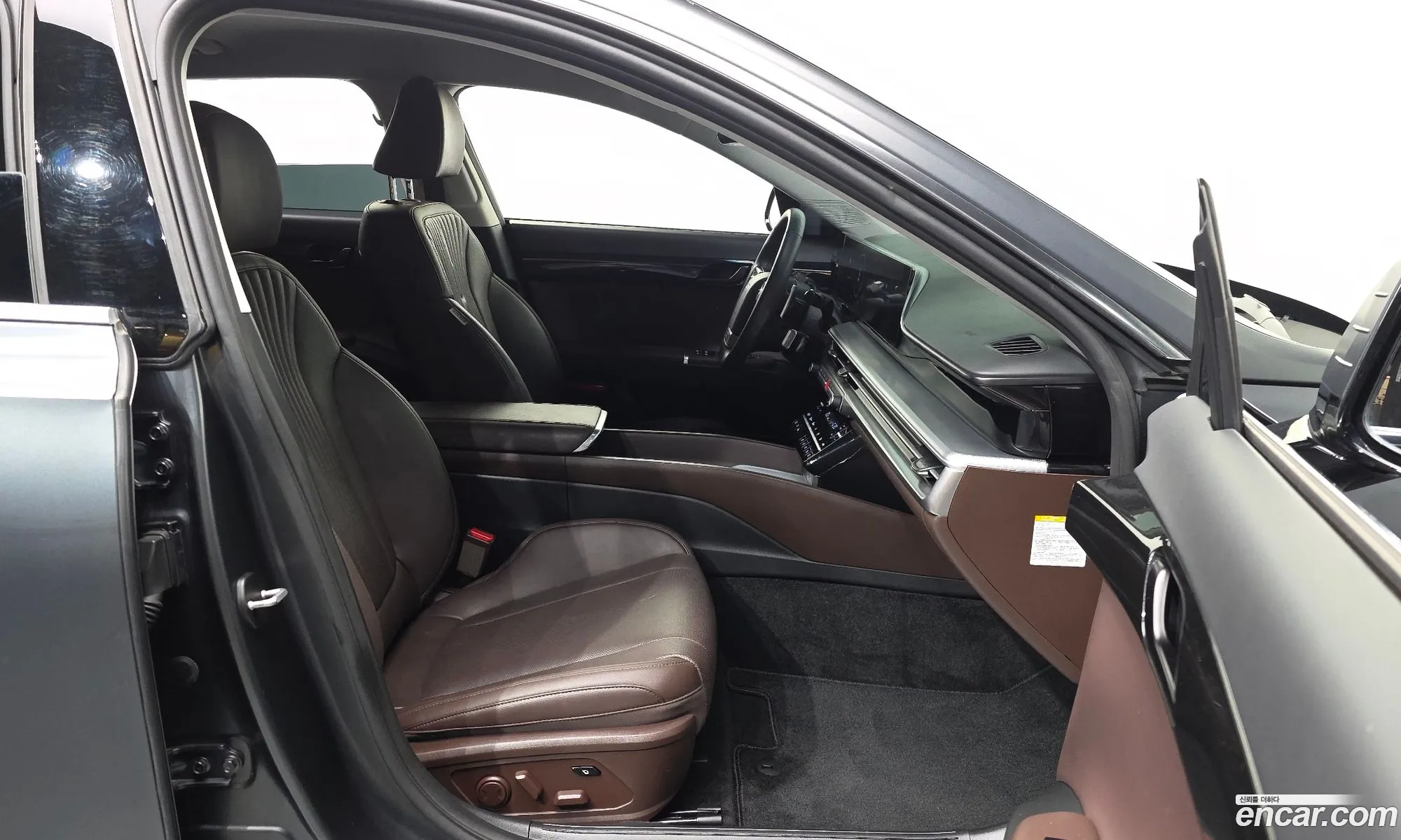 Hyundai Grandeur Hybrid 2023 — 10
