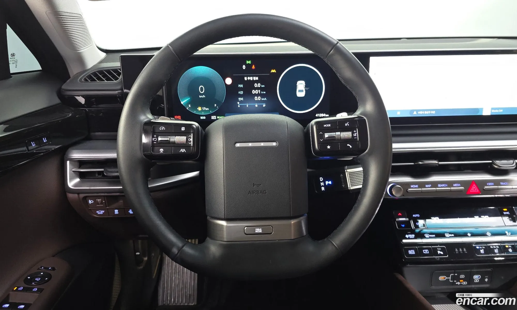Hyundai Grandeur Hybrid 2023 — 23
