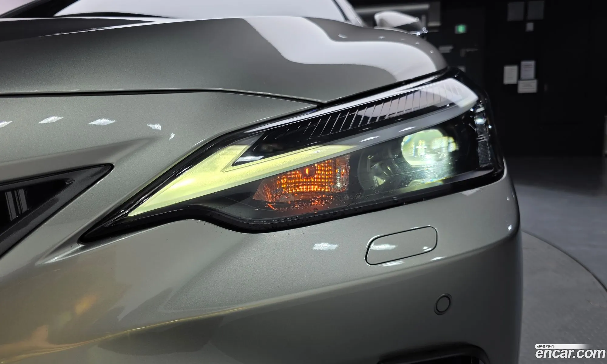 Lexus NX450h+ 2023 — 17