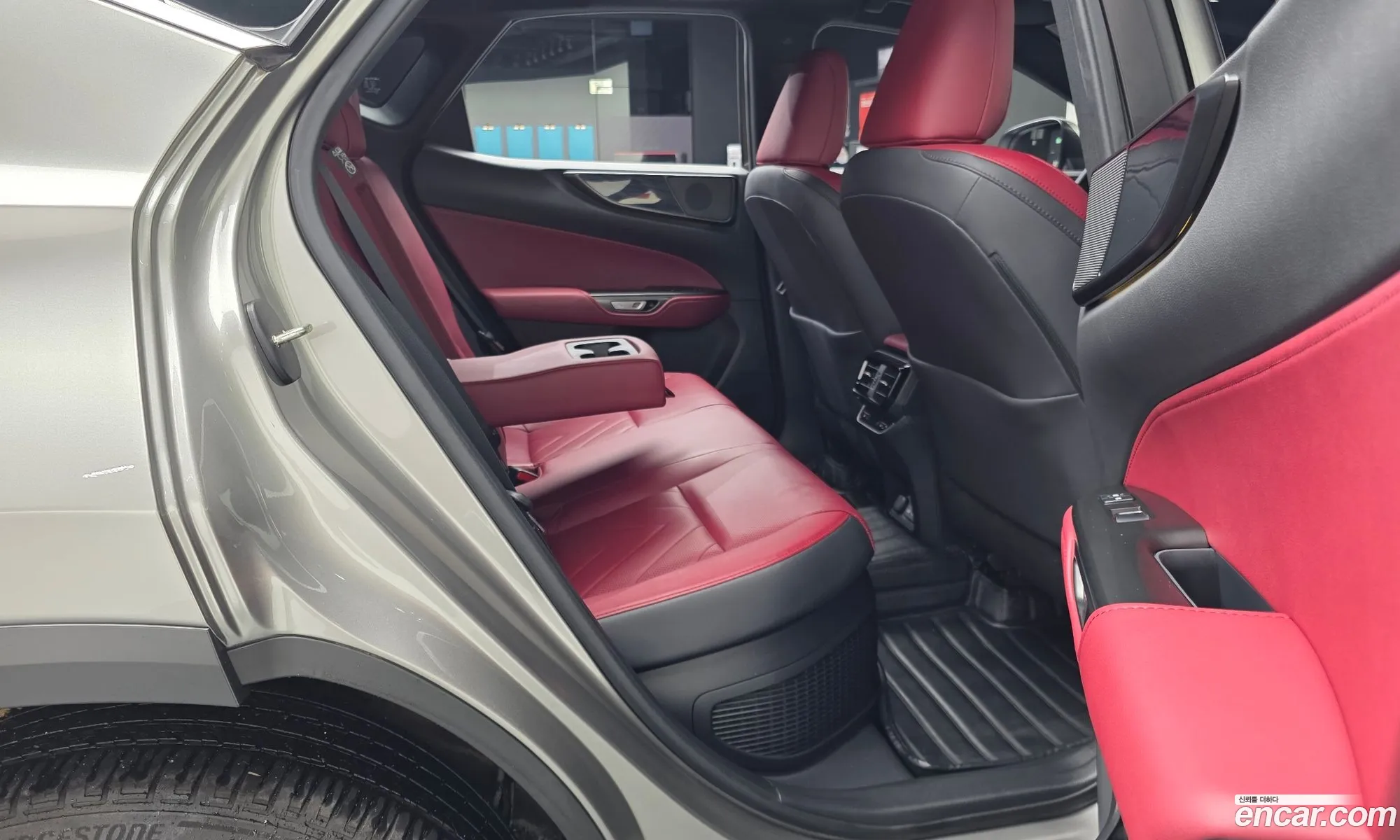 Lexus NX450h+ 2023 — 19
