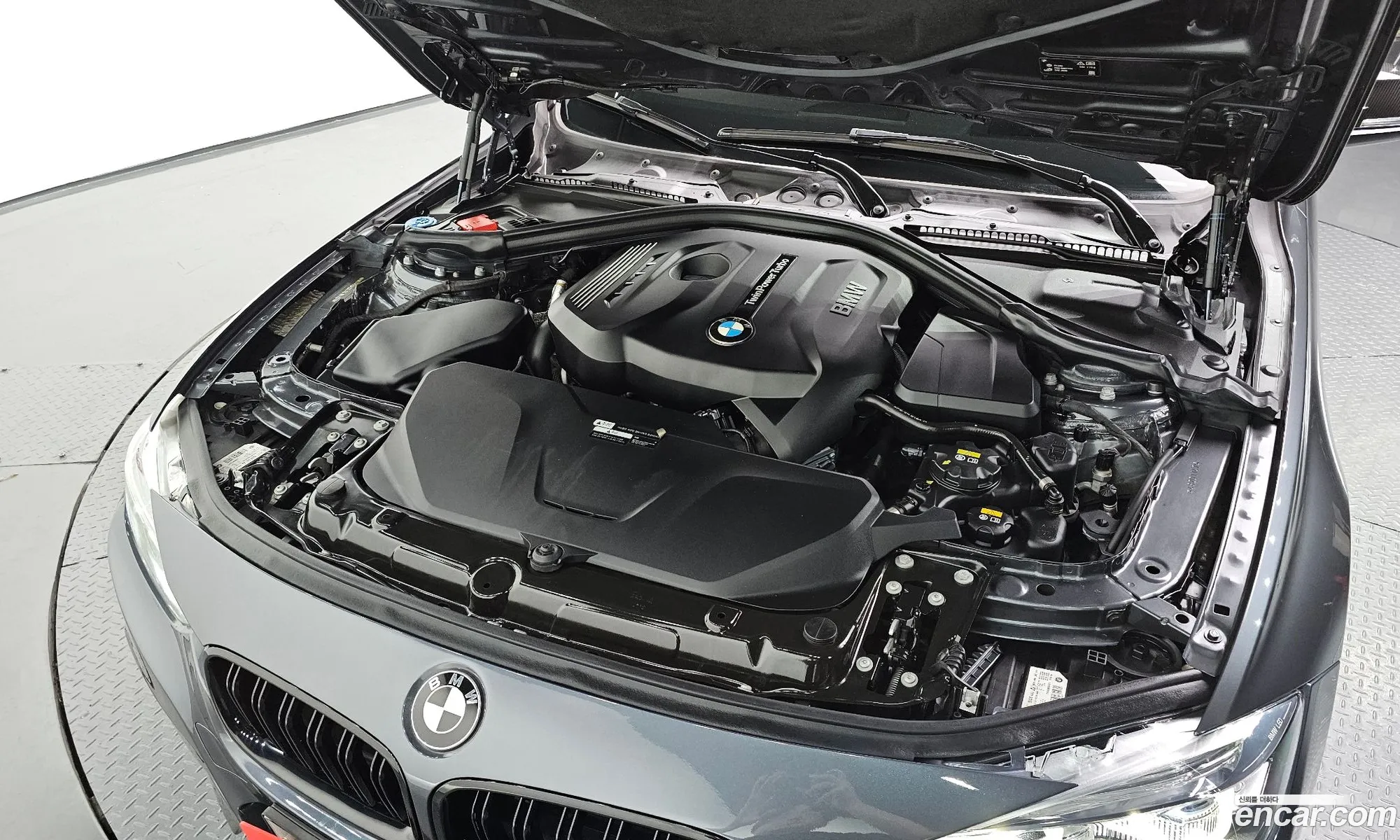 BMW 3 Series 2018 WBA8B9105JA538492 — 17