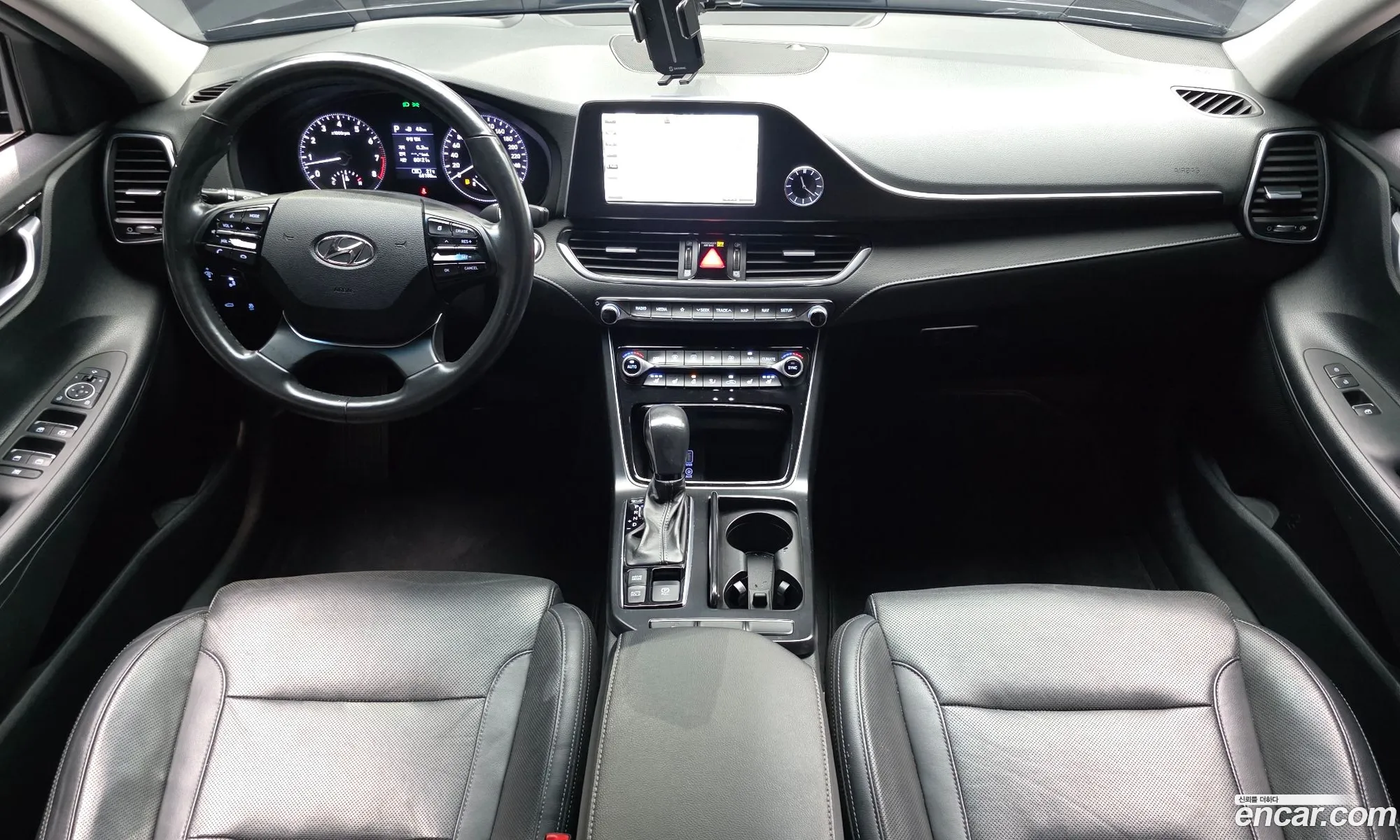 Hyundai Grandeur IG 2016 — 19