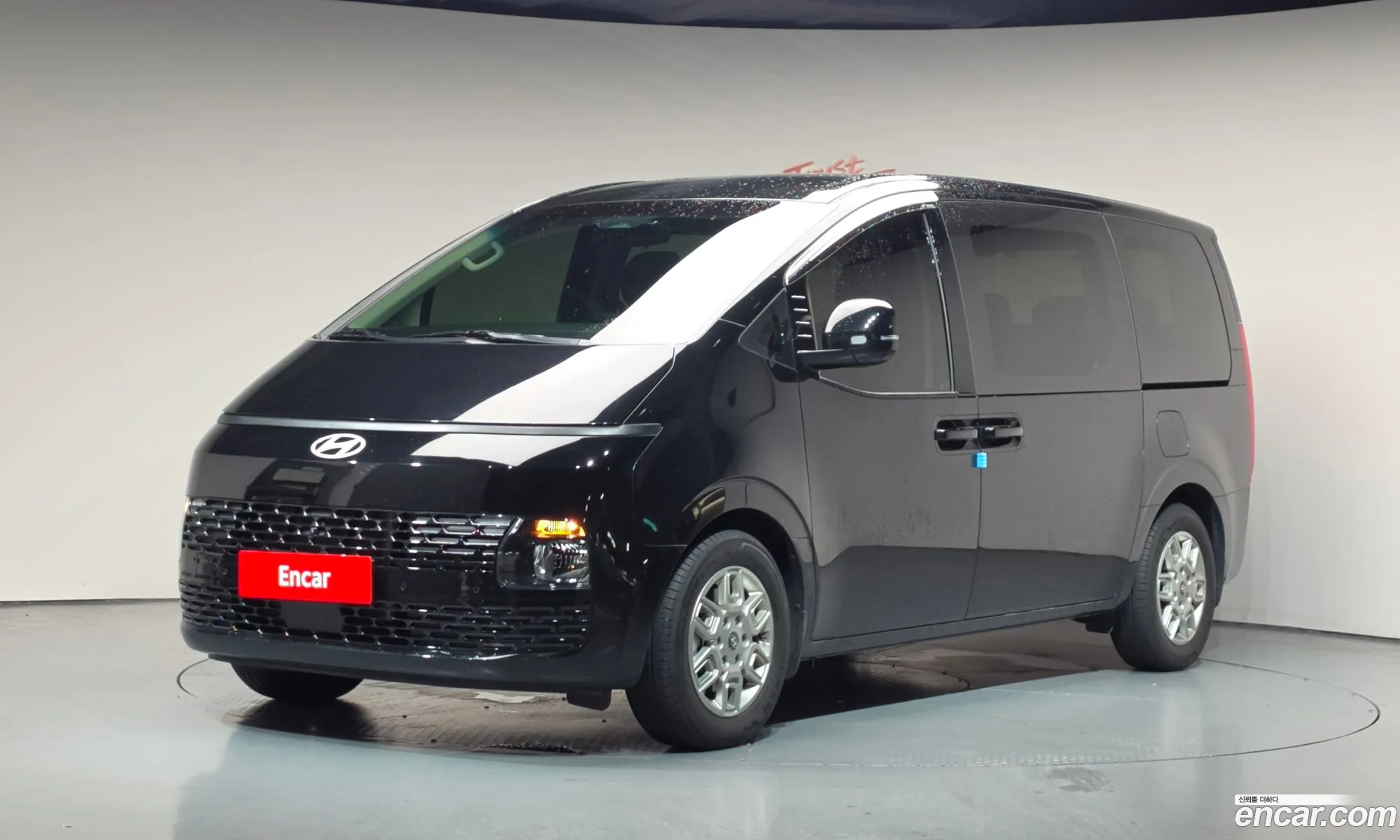 Hyundai Staria 2025 — 3