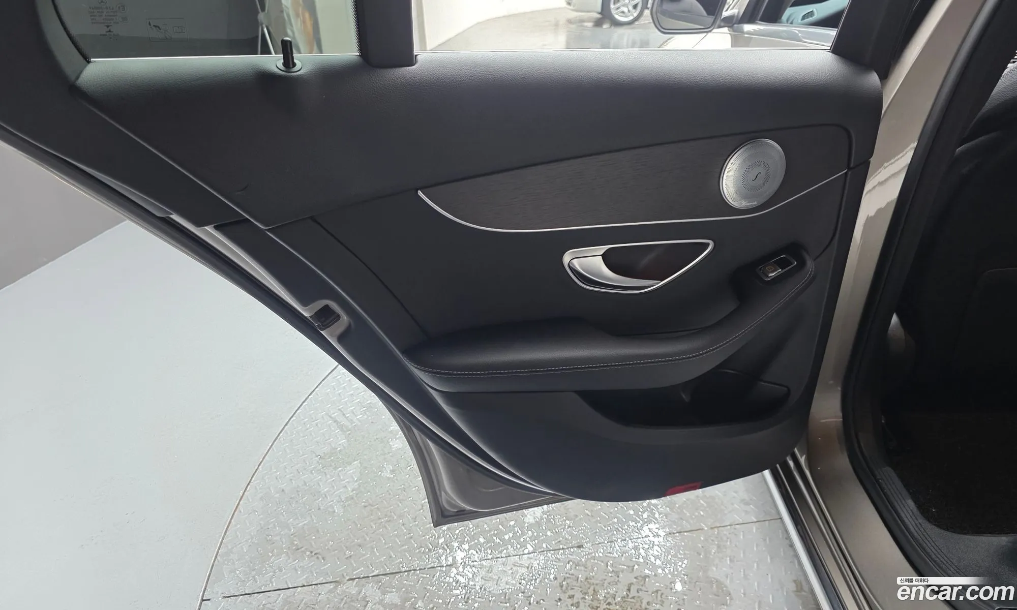 Mercedes-Benz C-Class W205 2020 — 18