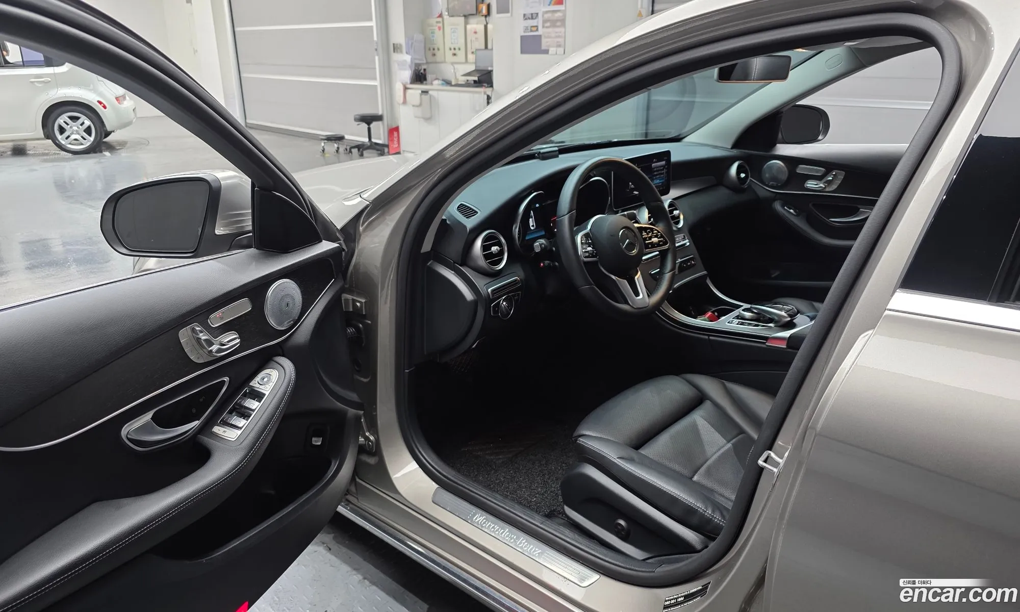 Mercedes-Benz C-Class W205 2020 — 16