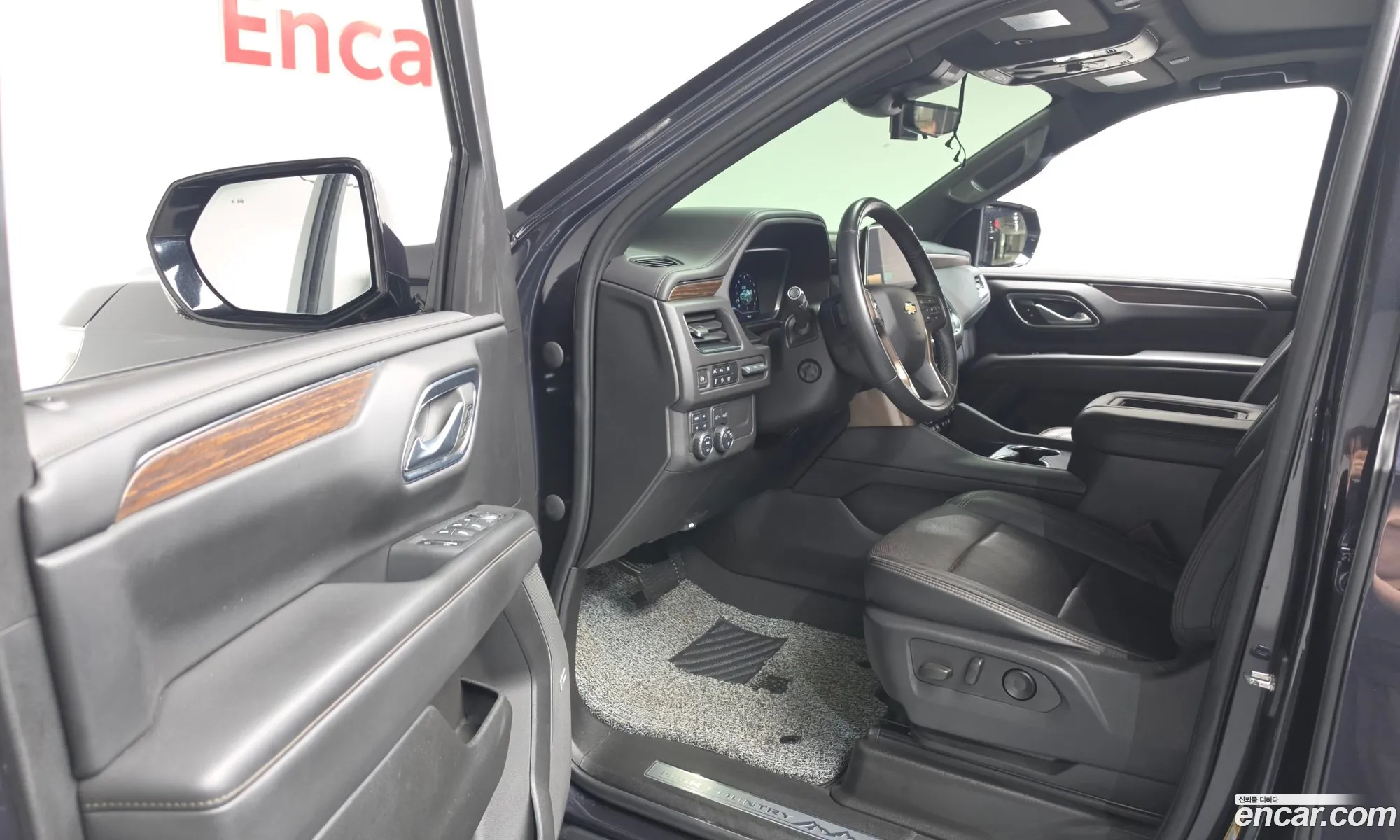 Chevrolet (GM Daewoo) Tahoe 2023 — 31