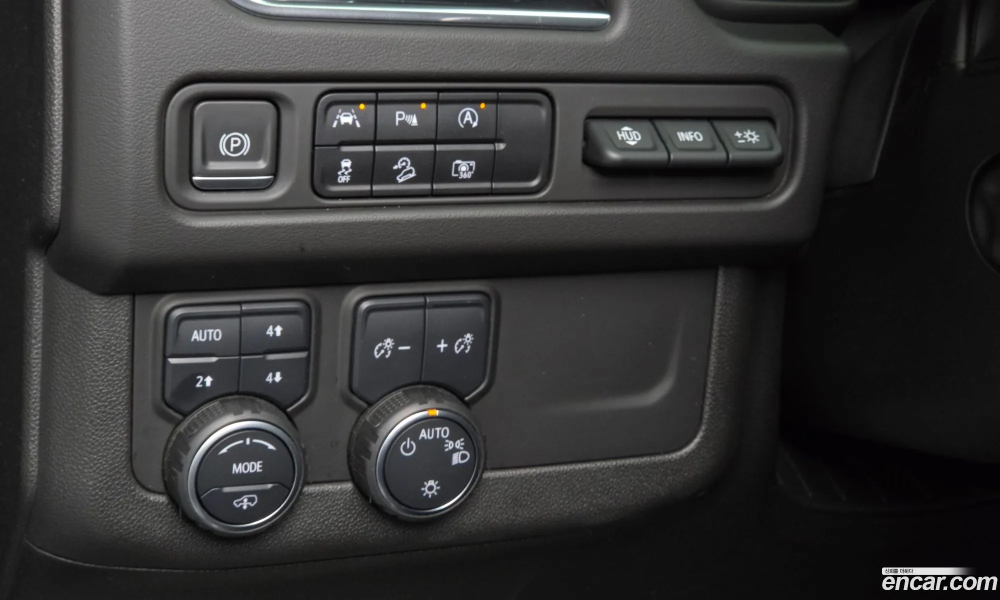 Chevrolet (GM Daewoo) Tahoe 2023 — 35