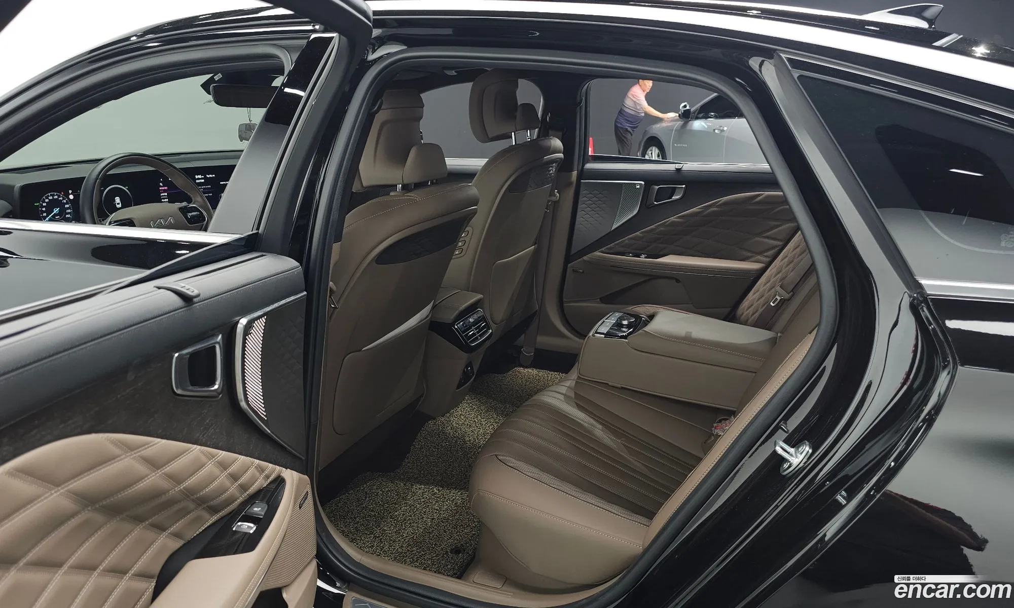 Kia K8 Hybrid 2024 — 17